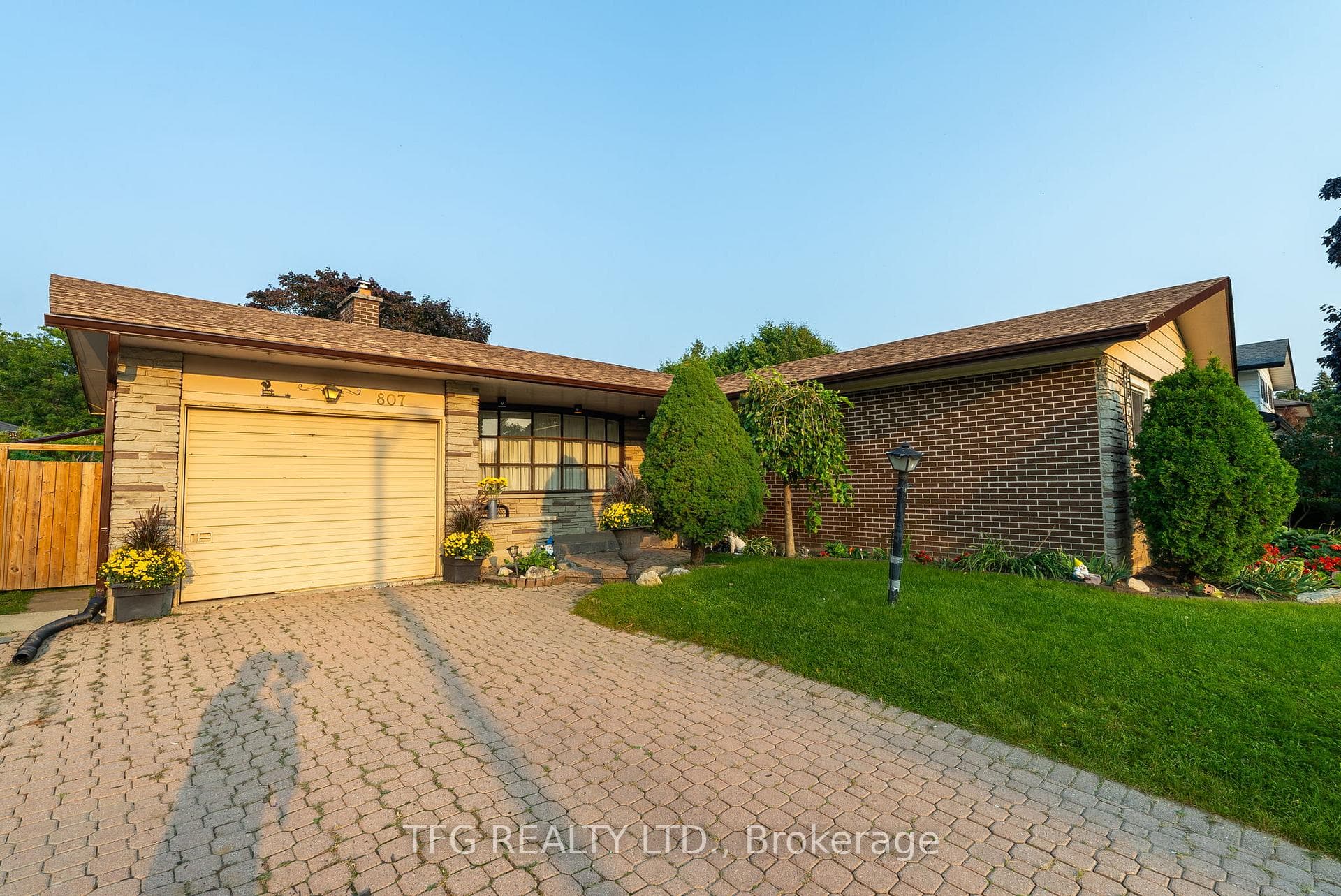 807 Fernhill Boulevard photo 2