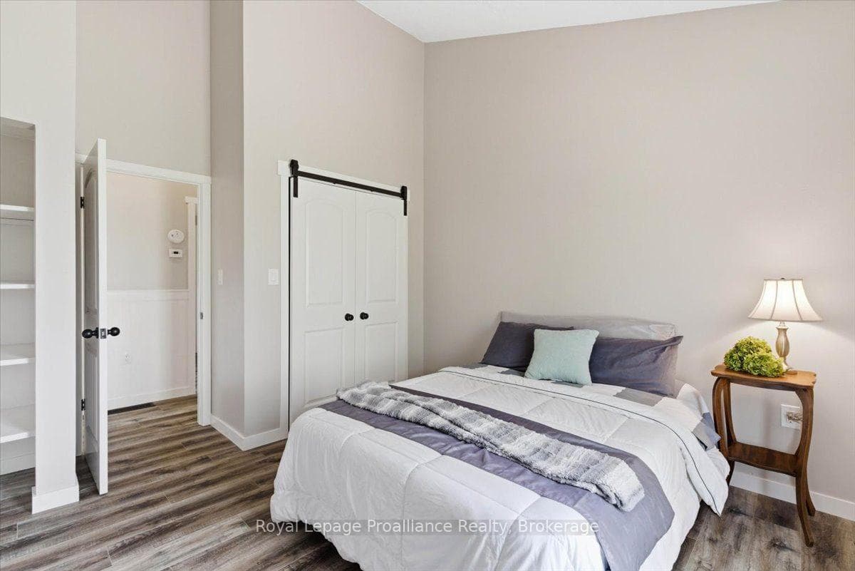 659 Moira Road photo 27