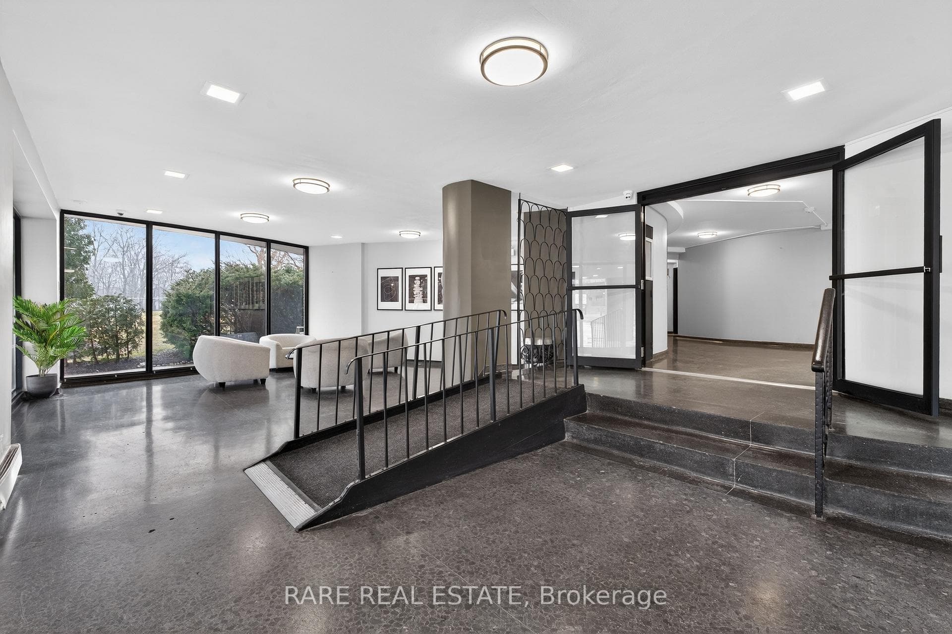 4340 Bloor Street Unit 103 photo 26