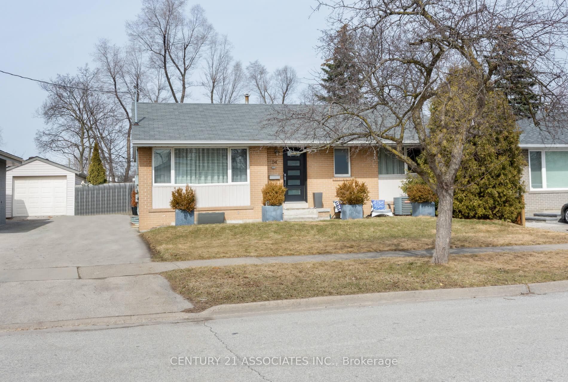114 Eldomar Avenue photo 1