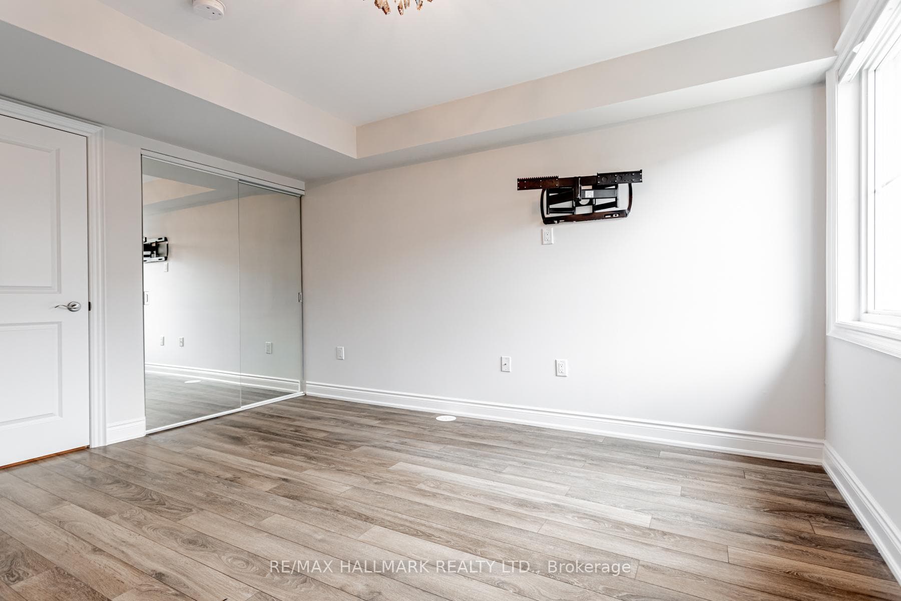 380 Hopewell Avenue Unit 224 photo 18