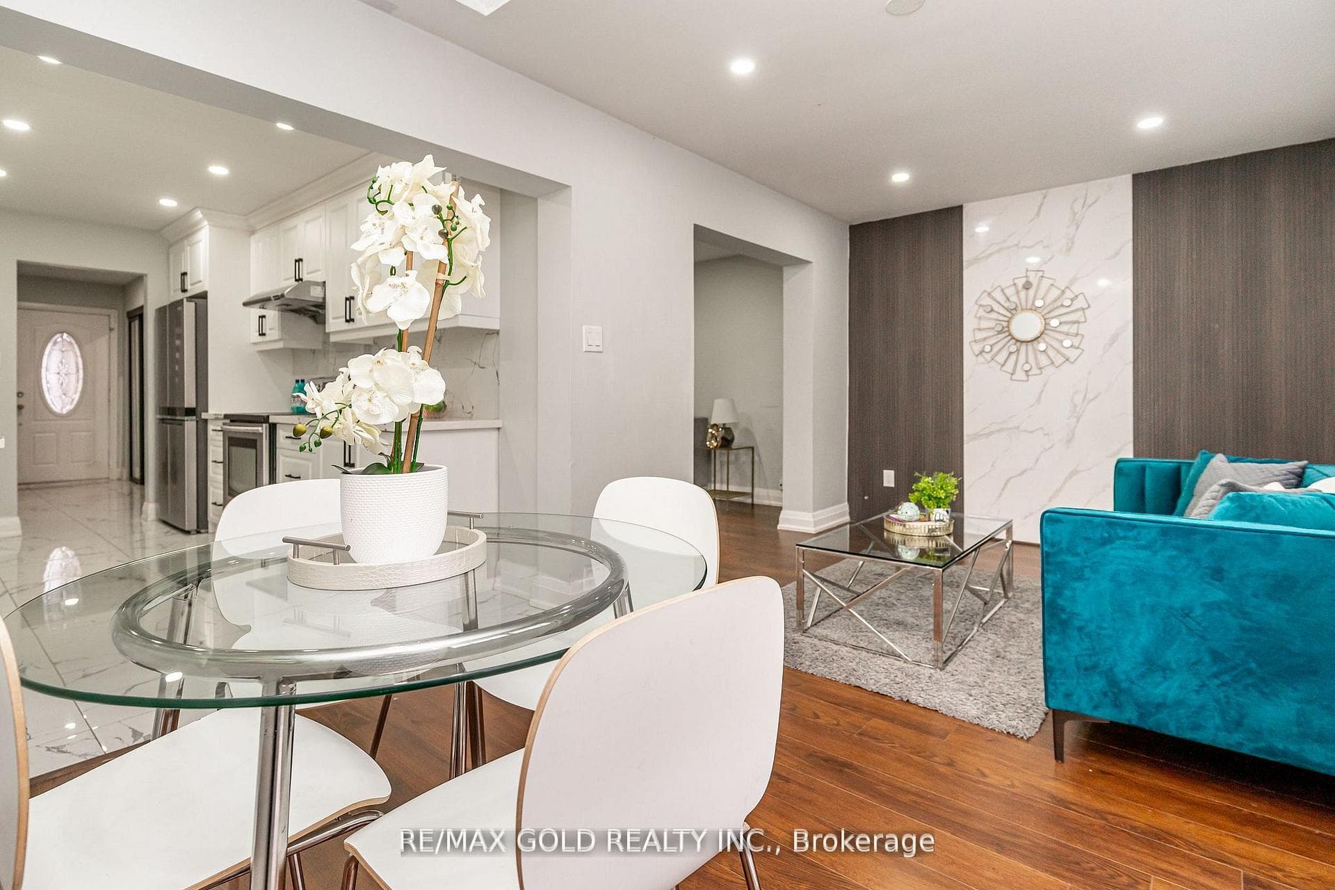13 Martindale Crescent photo 14