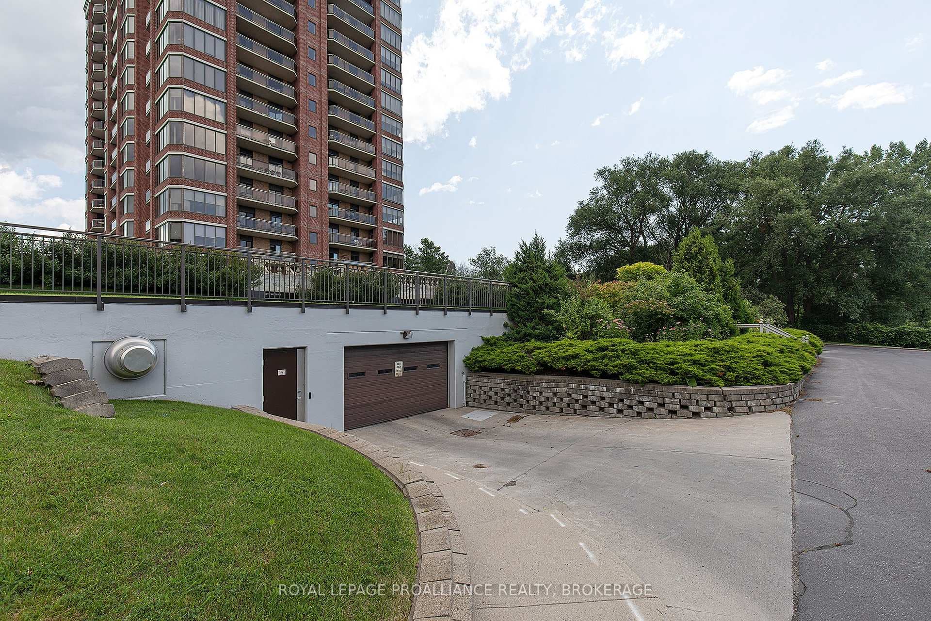 1000 King Street Unit 1302 photo 3