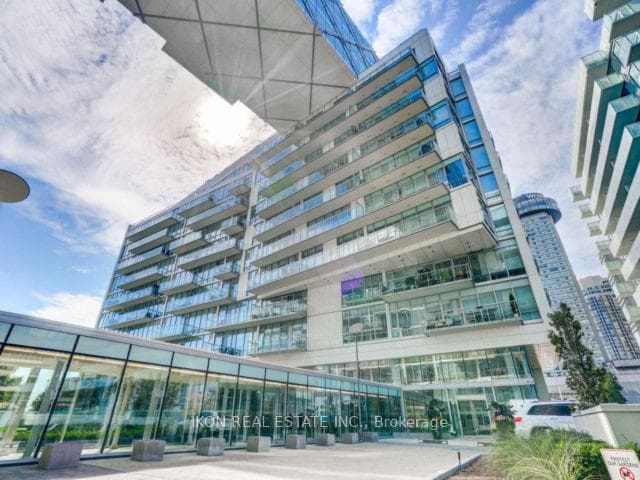 29 Queens Quay Unit 302 photo 1