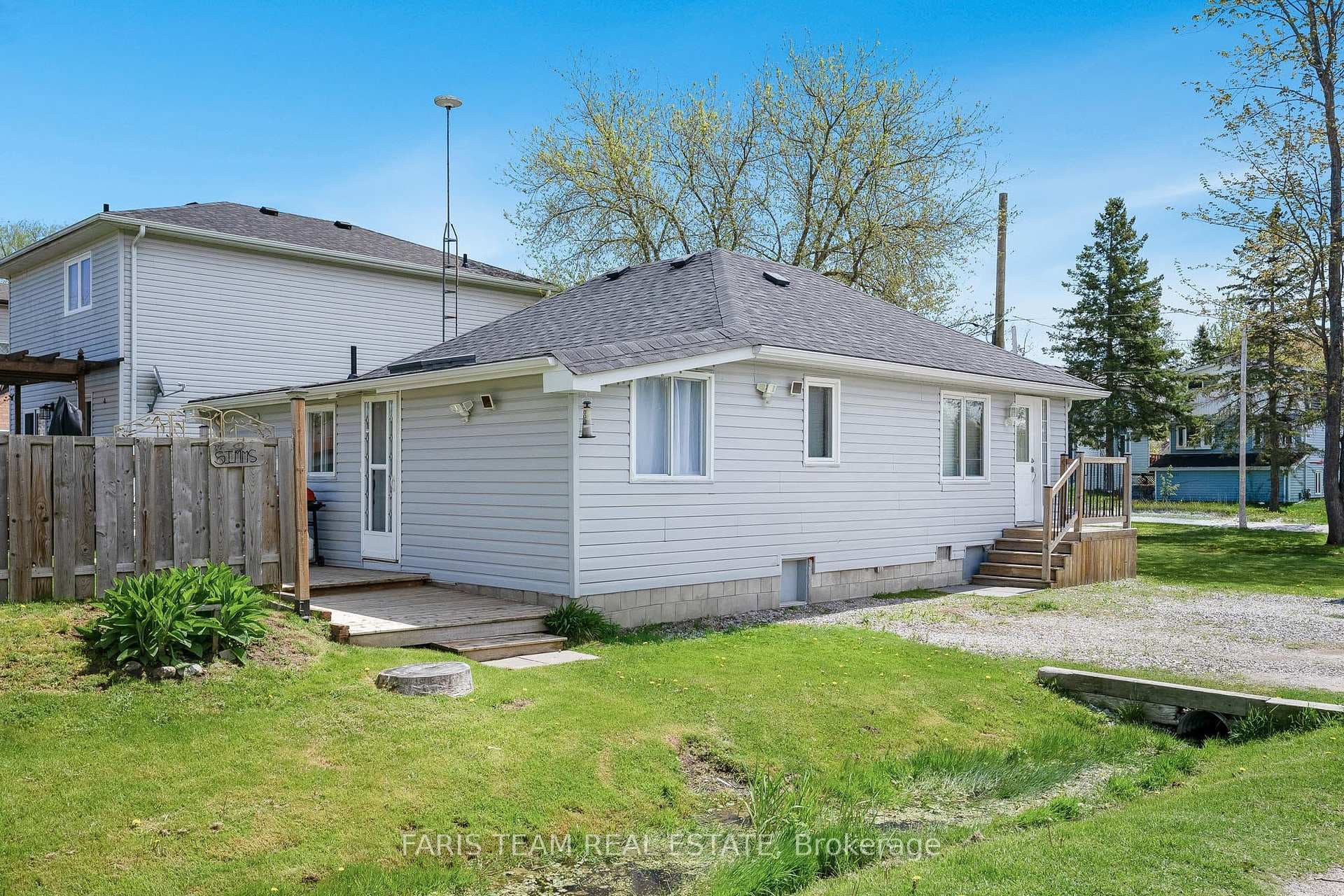 1070 Wood Street photo 19