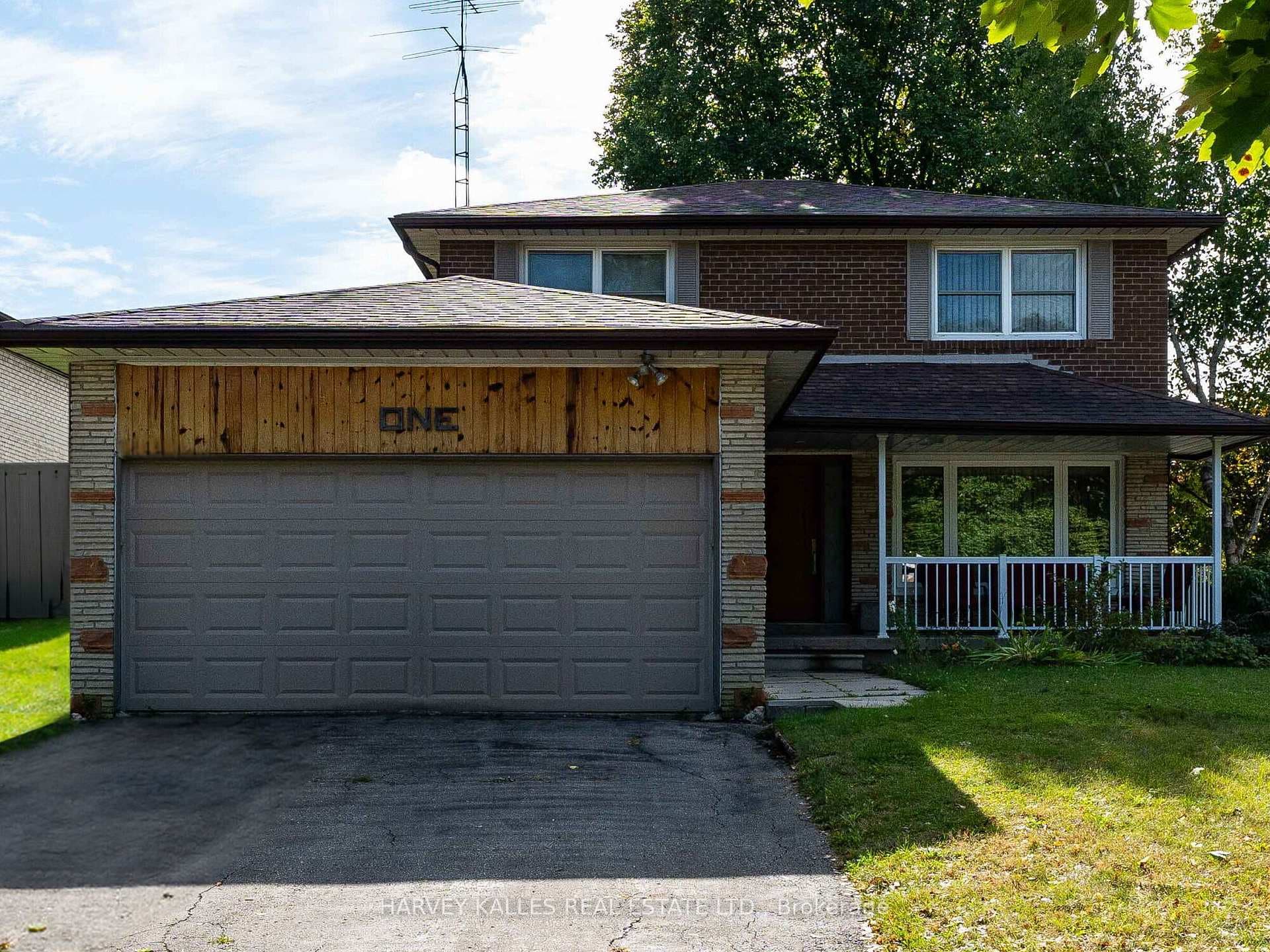 1 Baroness Crescent photo 1