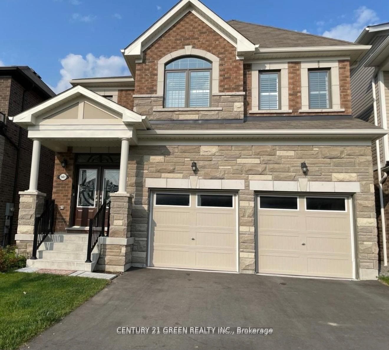 141 Barkerville Drive photo 1