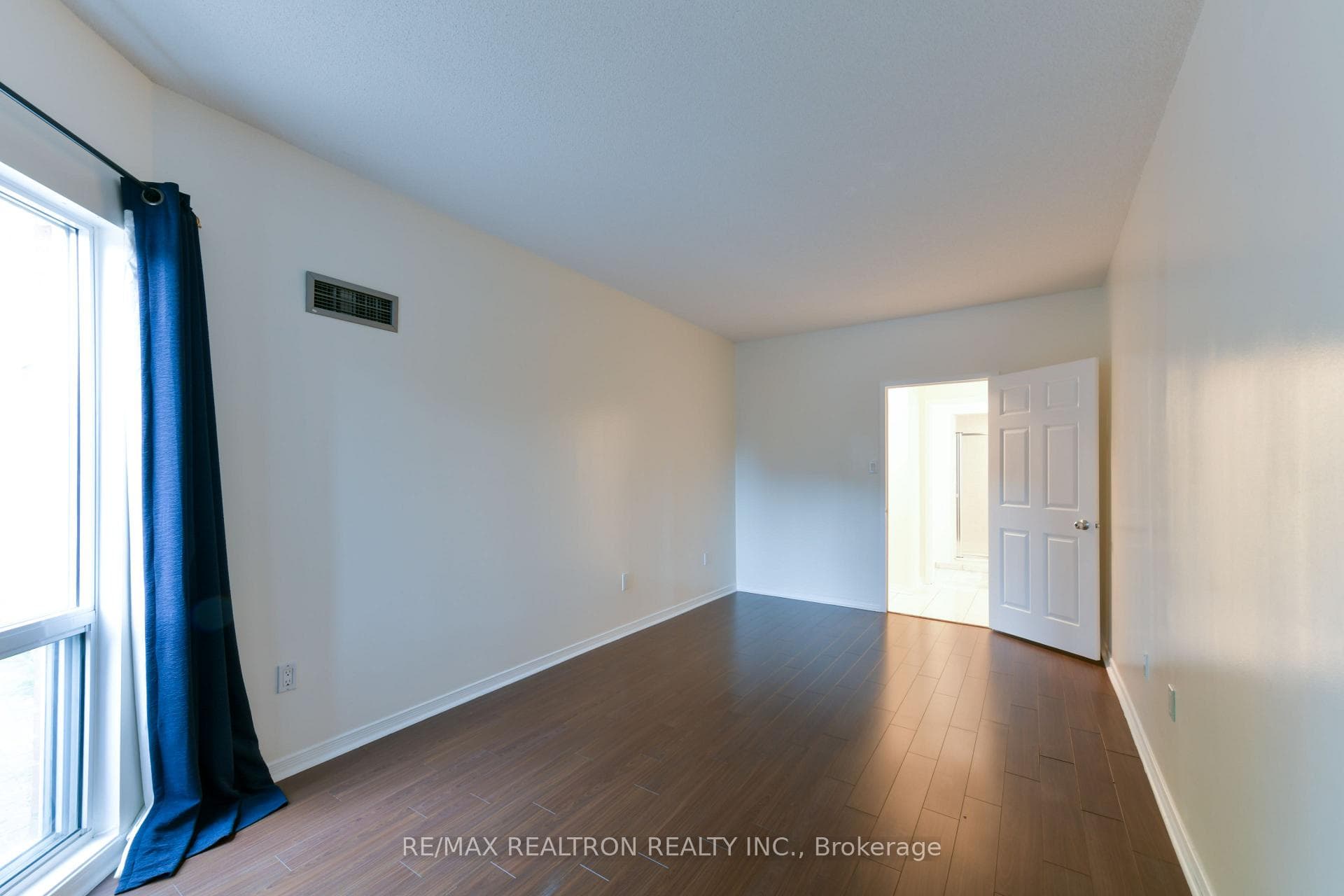9 Chalmers Road Unit 107 photo 31