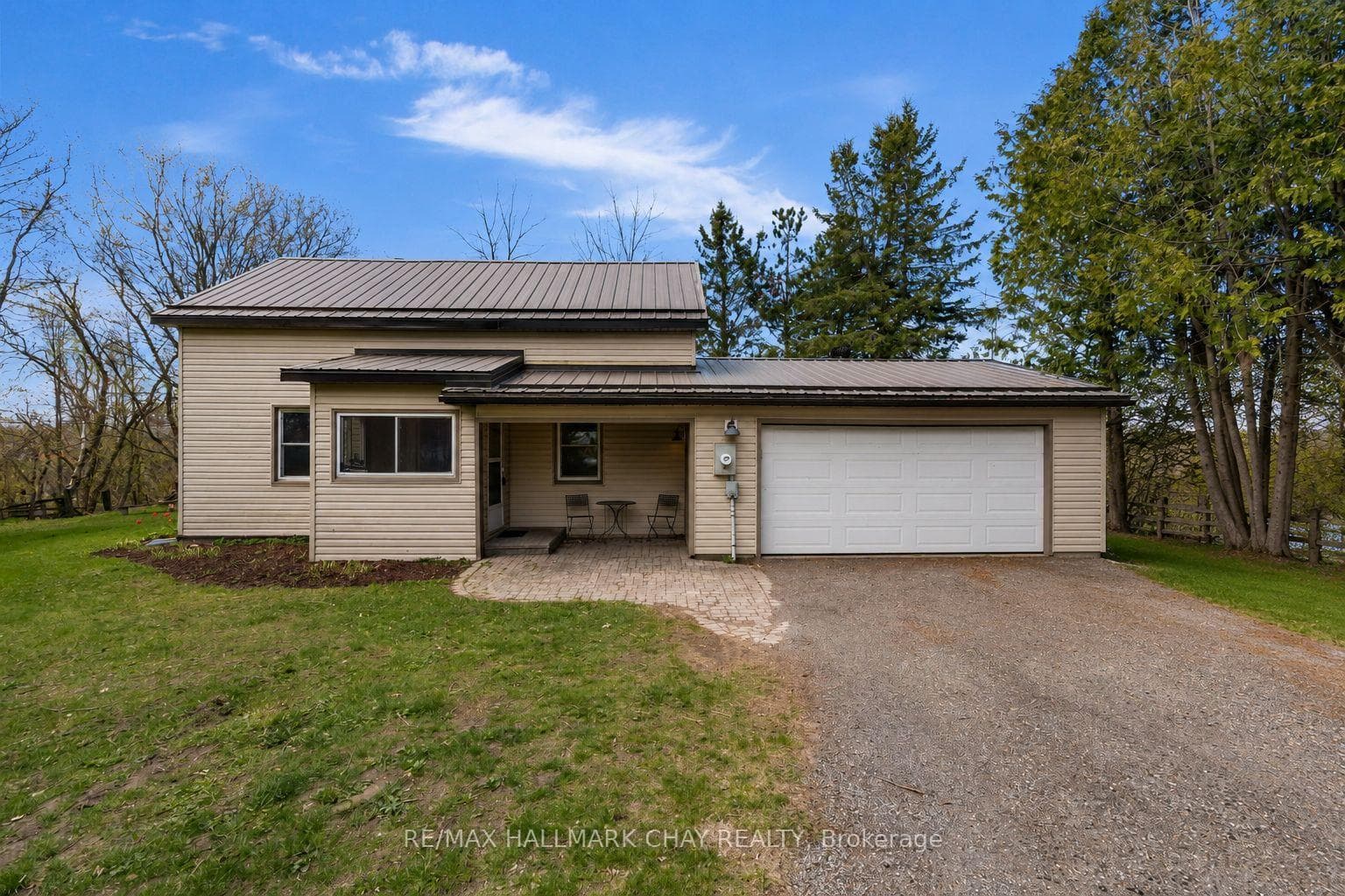 3324 Penetanguishene Road photo 4