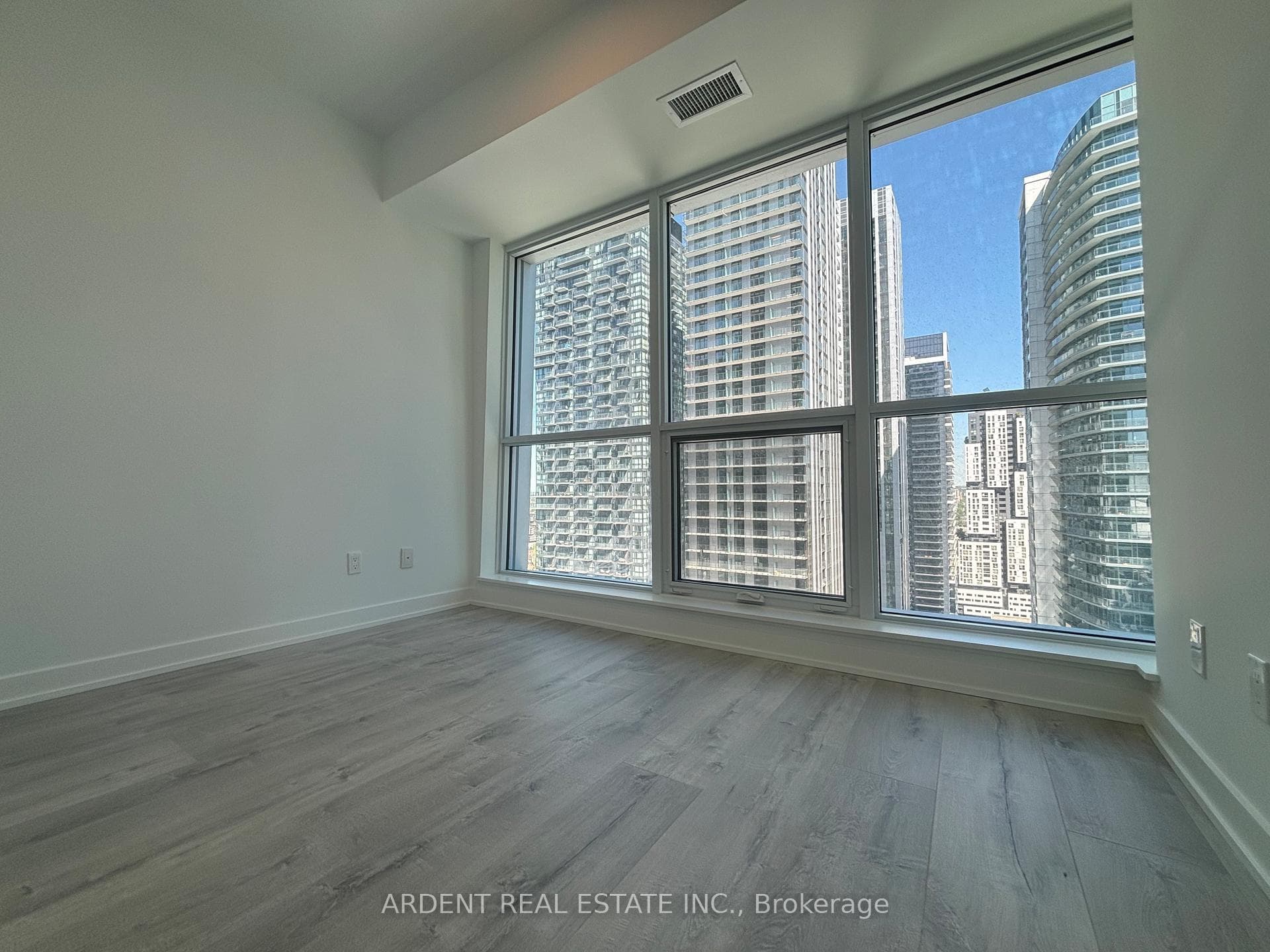 327 King Street Unit 2907 photo 13