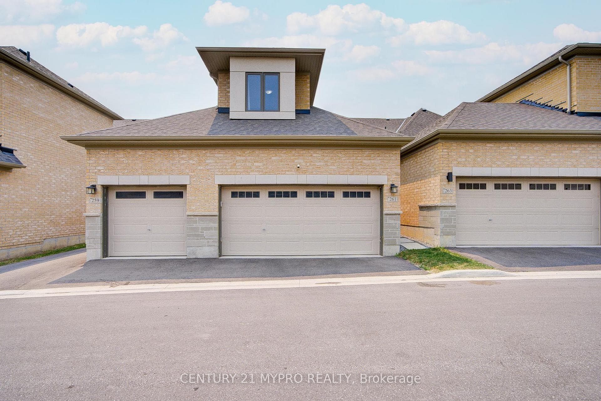 261 Coronation Road photo 25