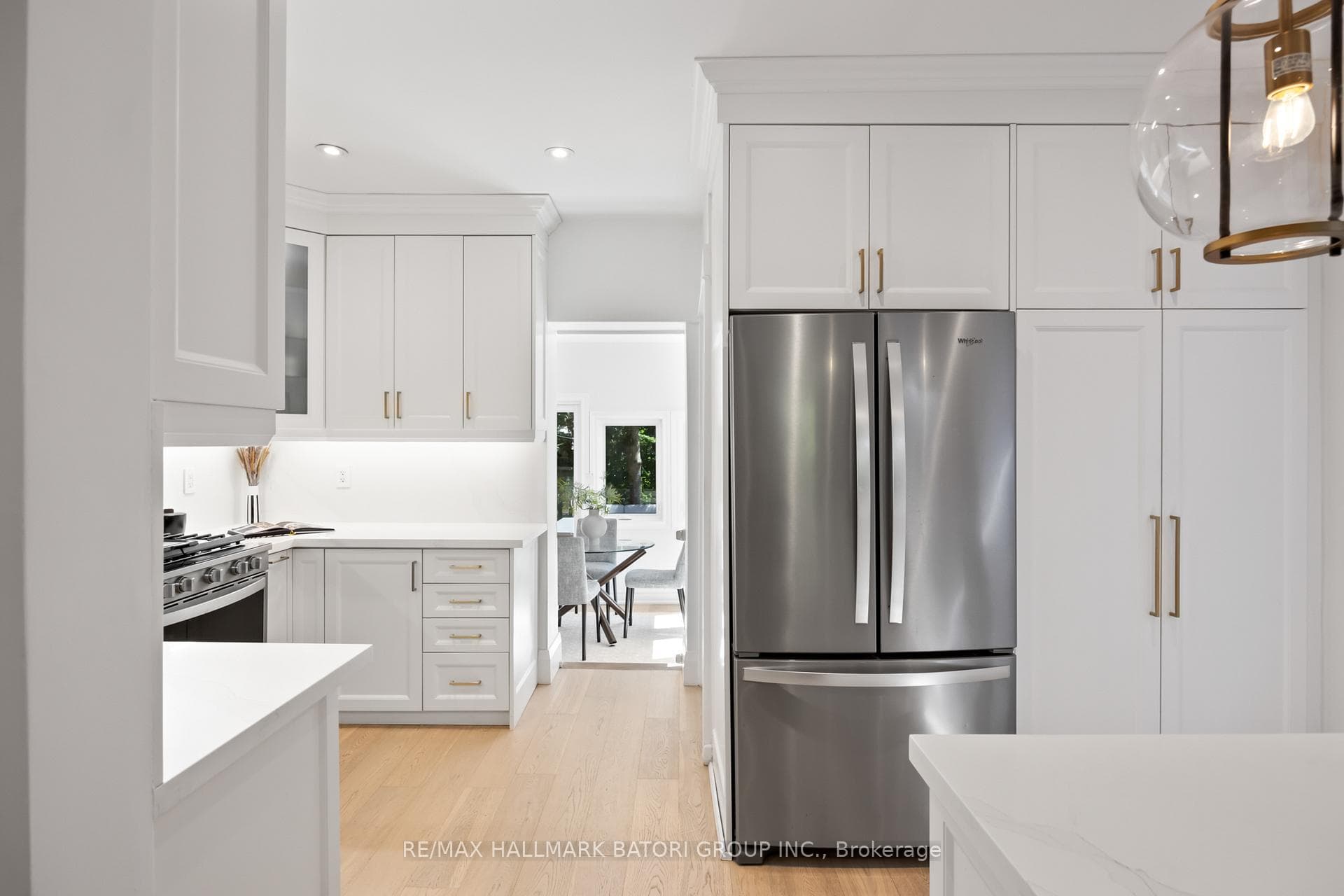 135 Castlefield Avenue photo 12