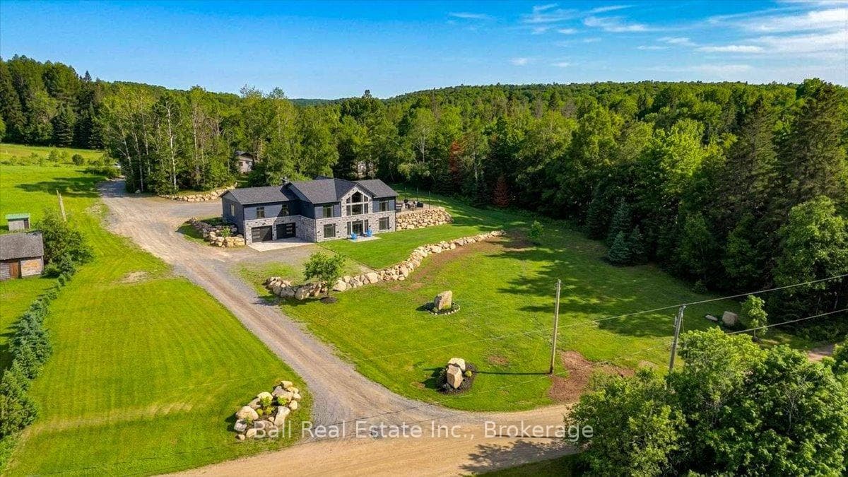 632 The South Road photo 8
