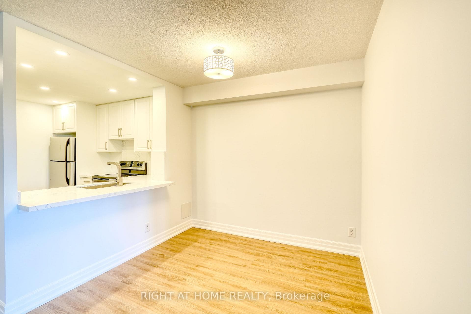 32 Clarissa Drive Unit 417 photo 6