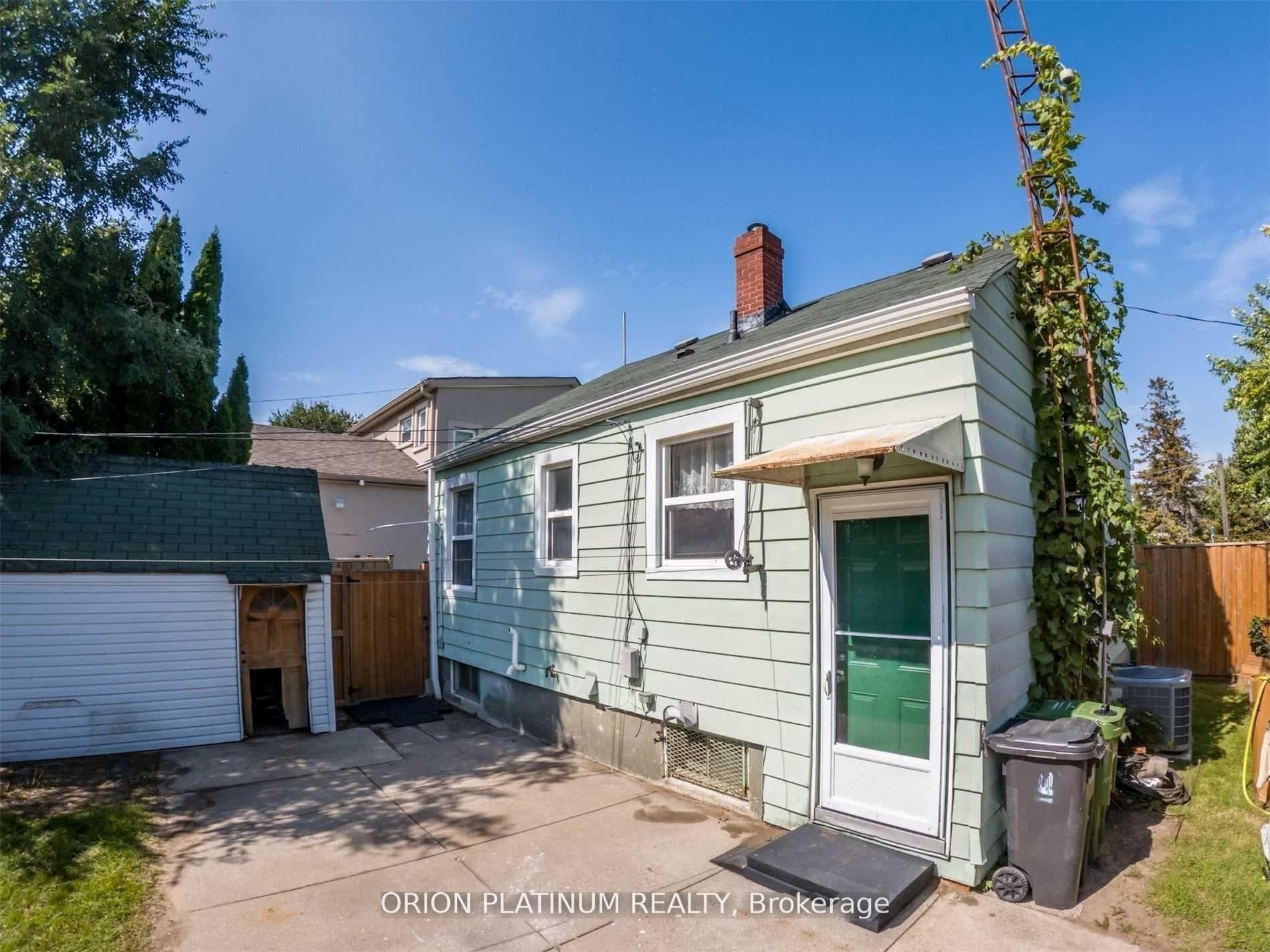 1 McCallum Court photo 5
