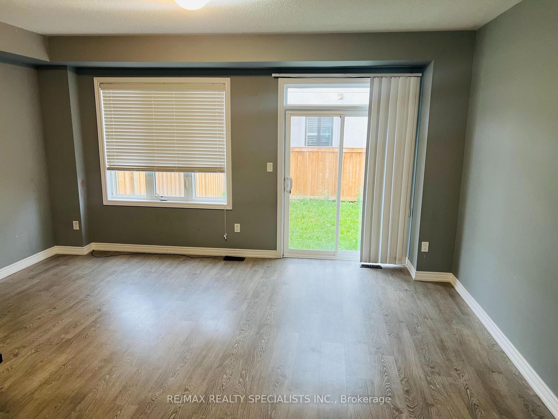 49 Doris Pawley Crescent photo 4