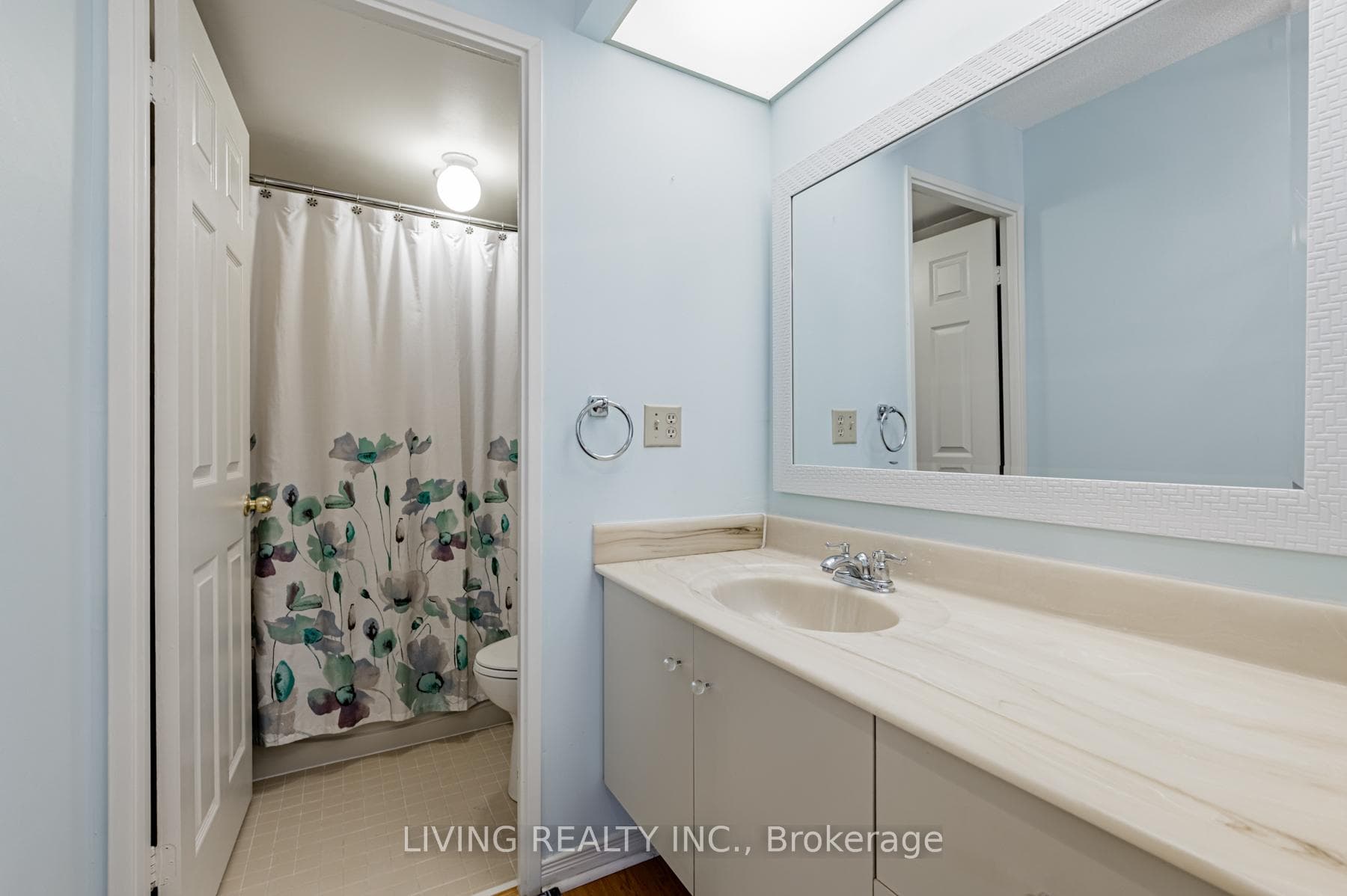 280 Simcoe Street Unit 308 photo 16
