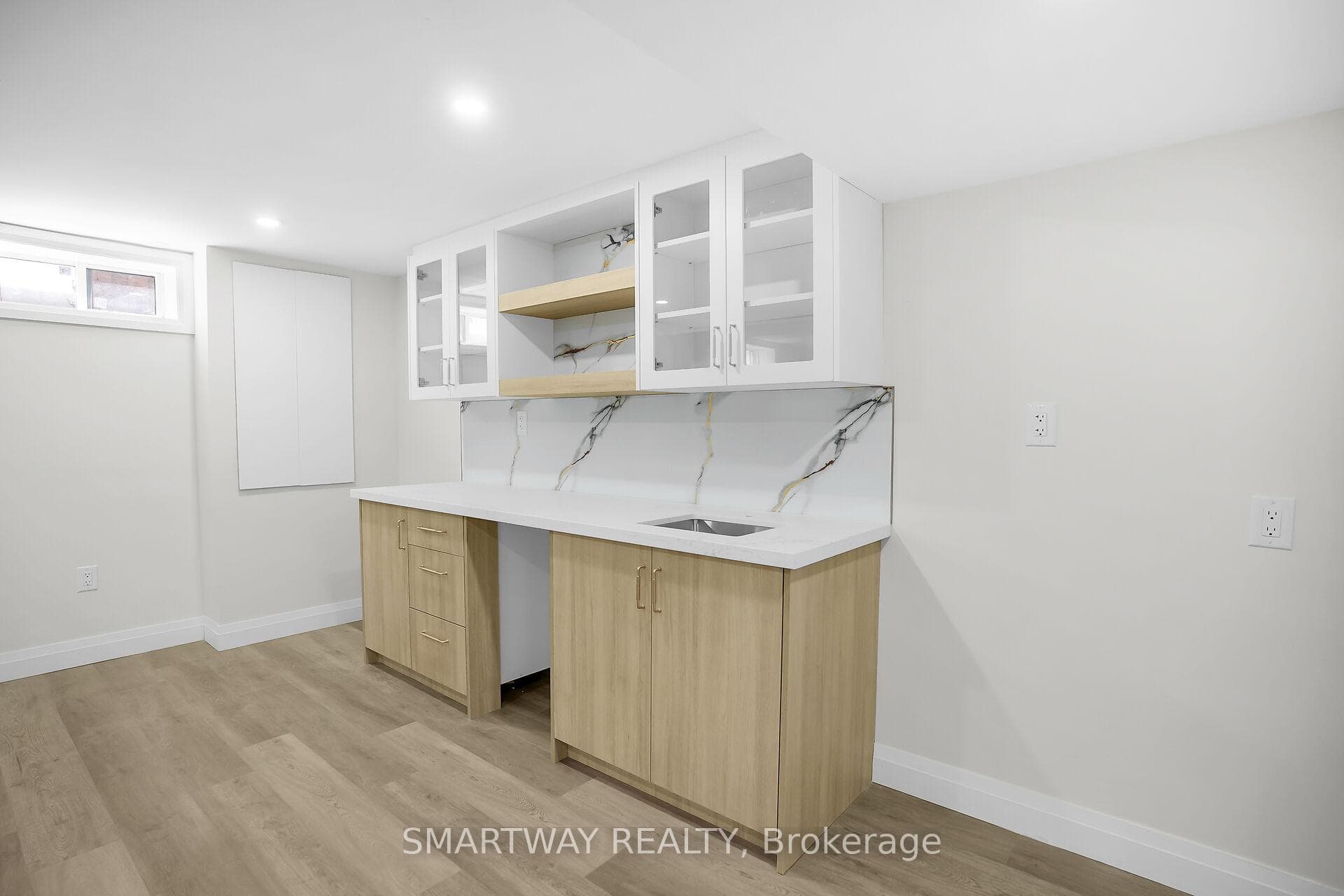 633 Donegal Drive photo 30