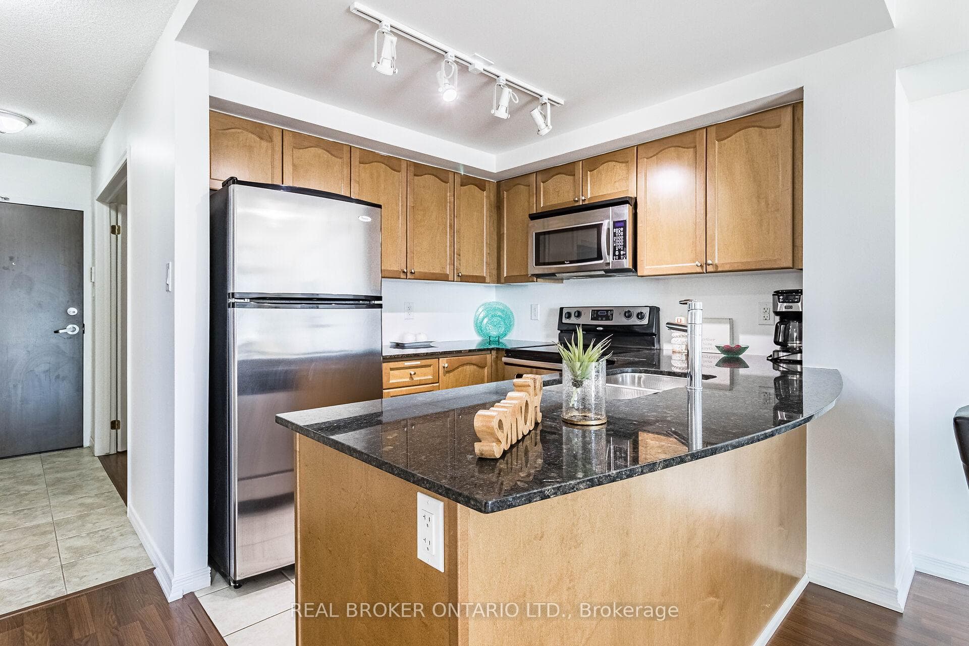 9 George Street Unit 907 photo 12