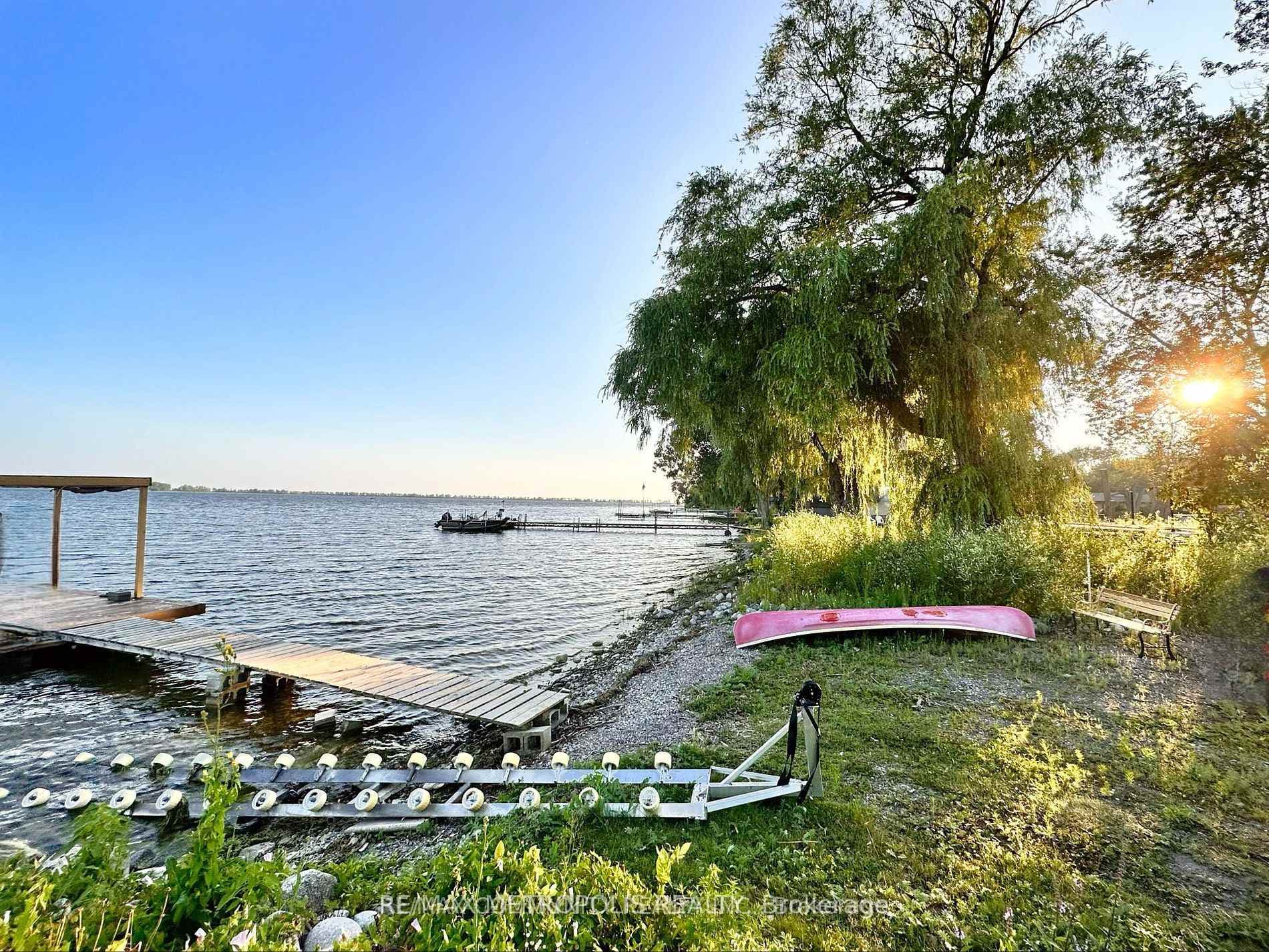 498 Hiscock Shores Road photo 2