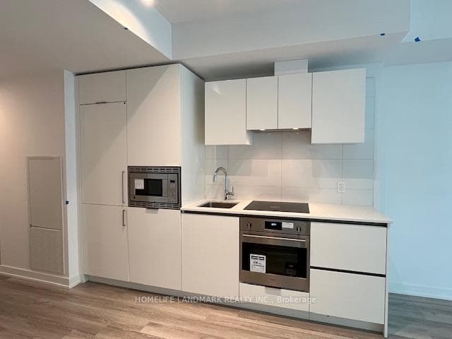 230 Simcoe Street Unit 1537 photo 4