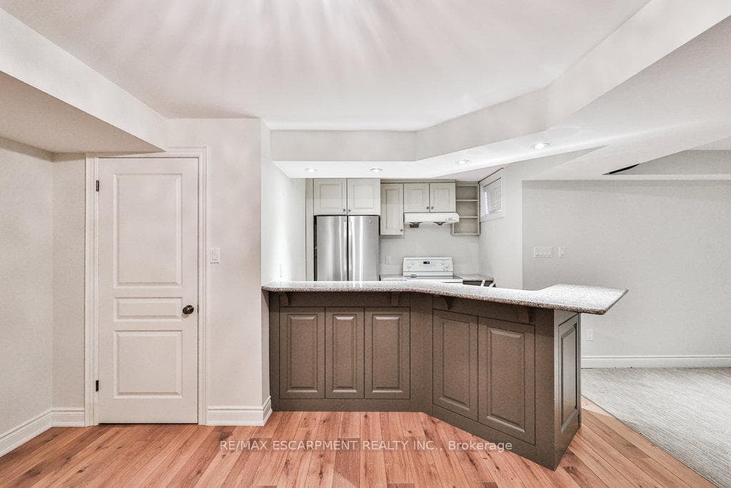597 Hancock Way photo 24
