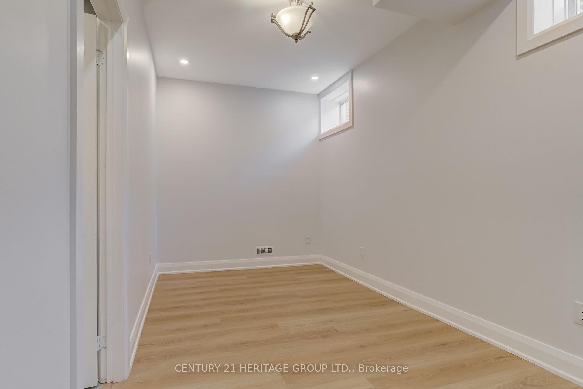 80 Marbrook Street photo 43