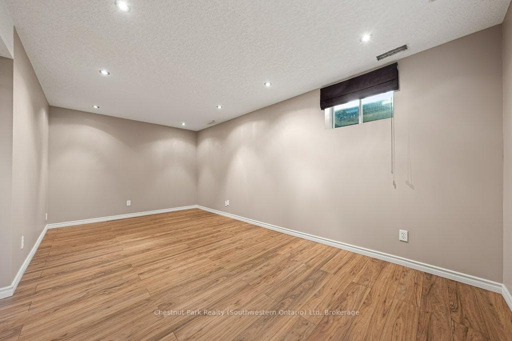 274 SEVERN Drive photo 25