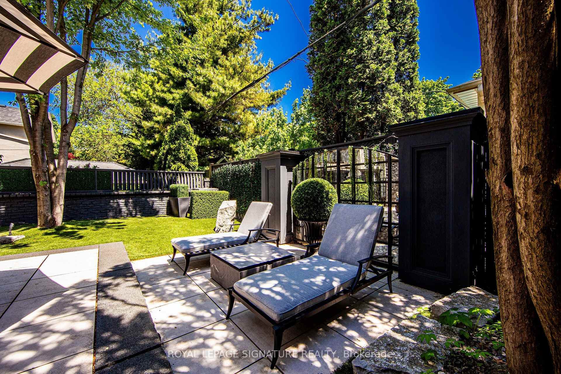 294 Robinson Street photo 24