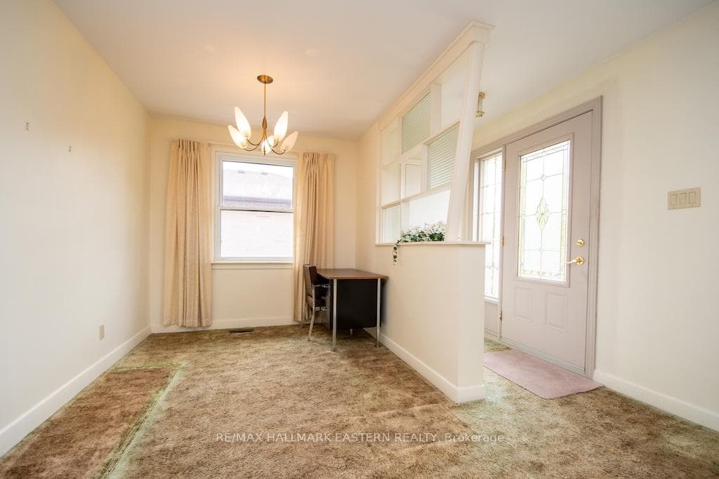 844 Philip Street photo 9