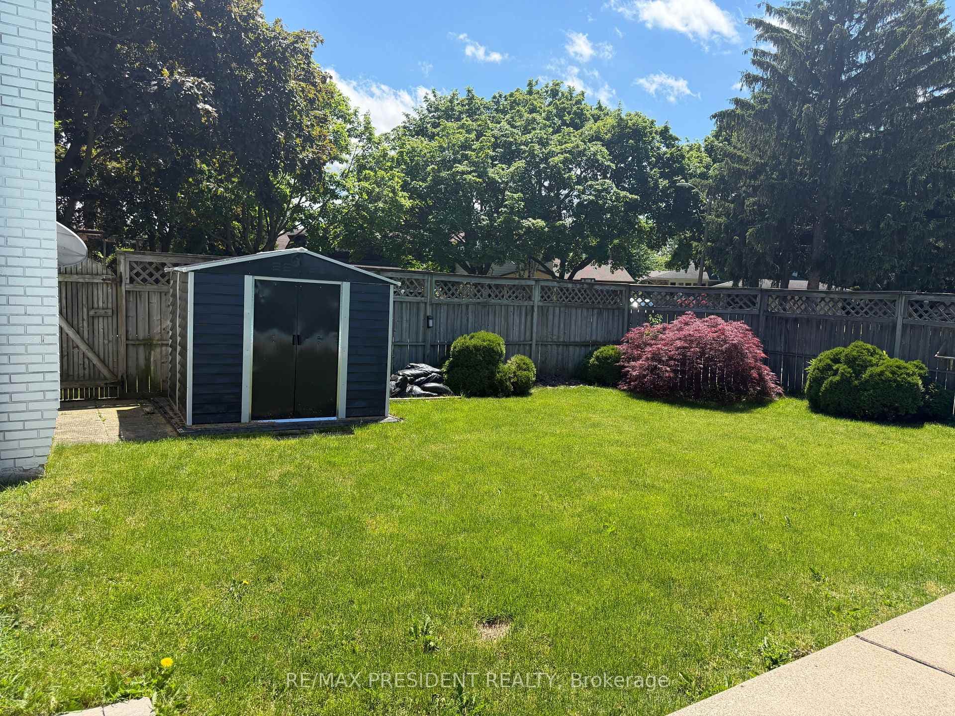 45 Royal Oak Drive photo 34