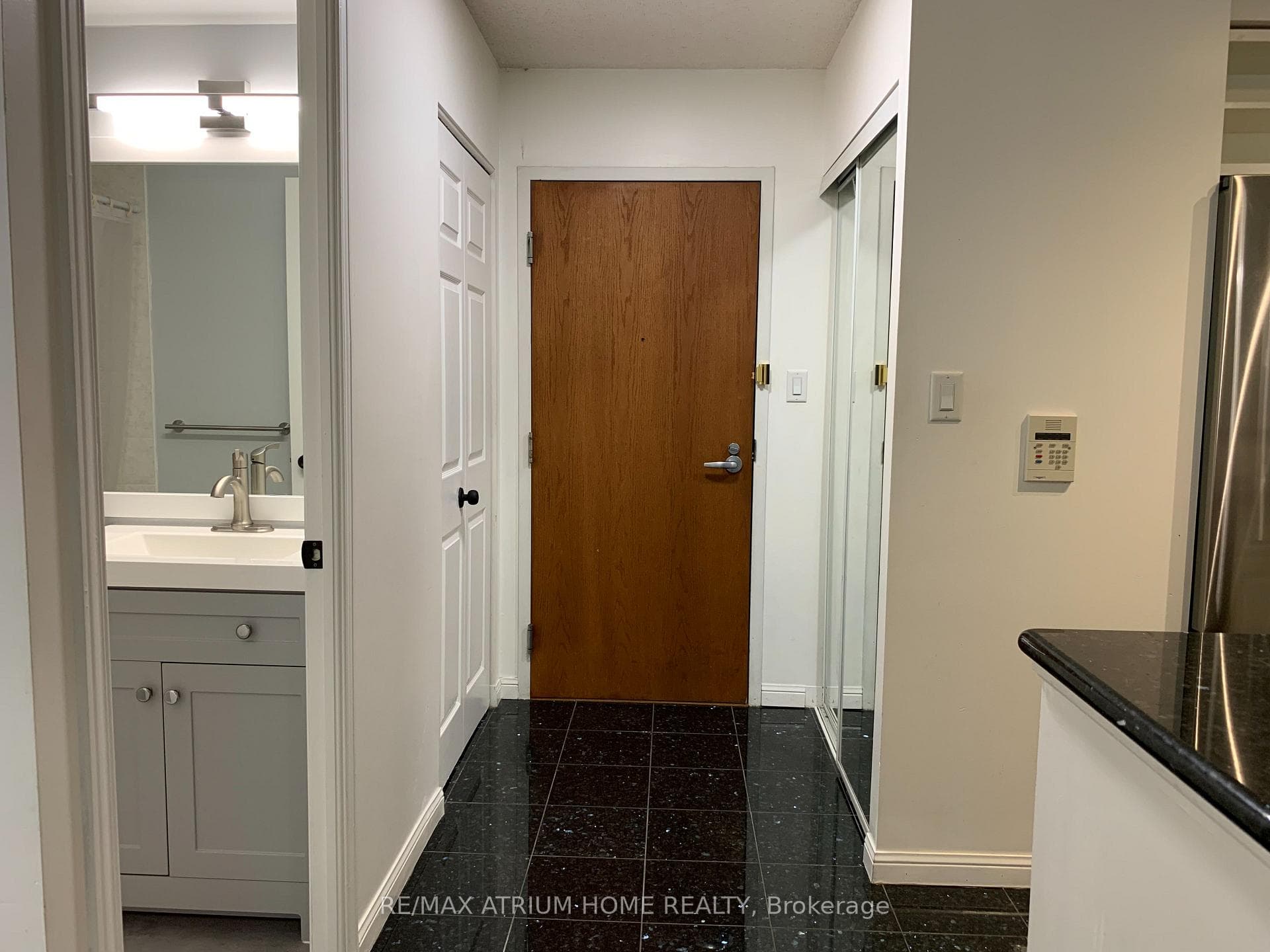 23 Lorraine Drive Unit 816 photo 4