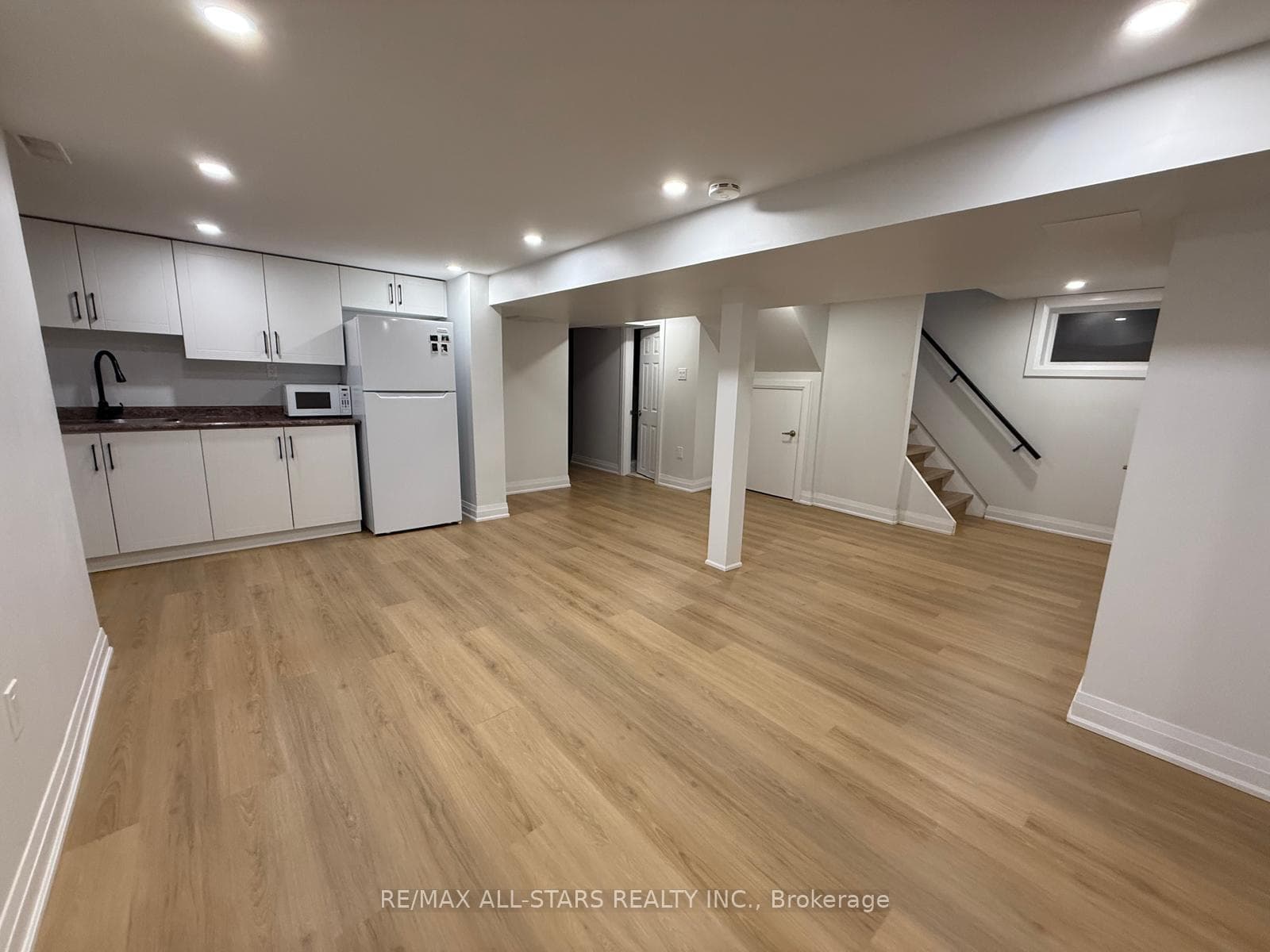 1554 Warden Avenue photo 18