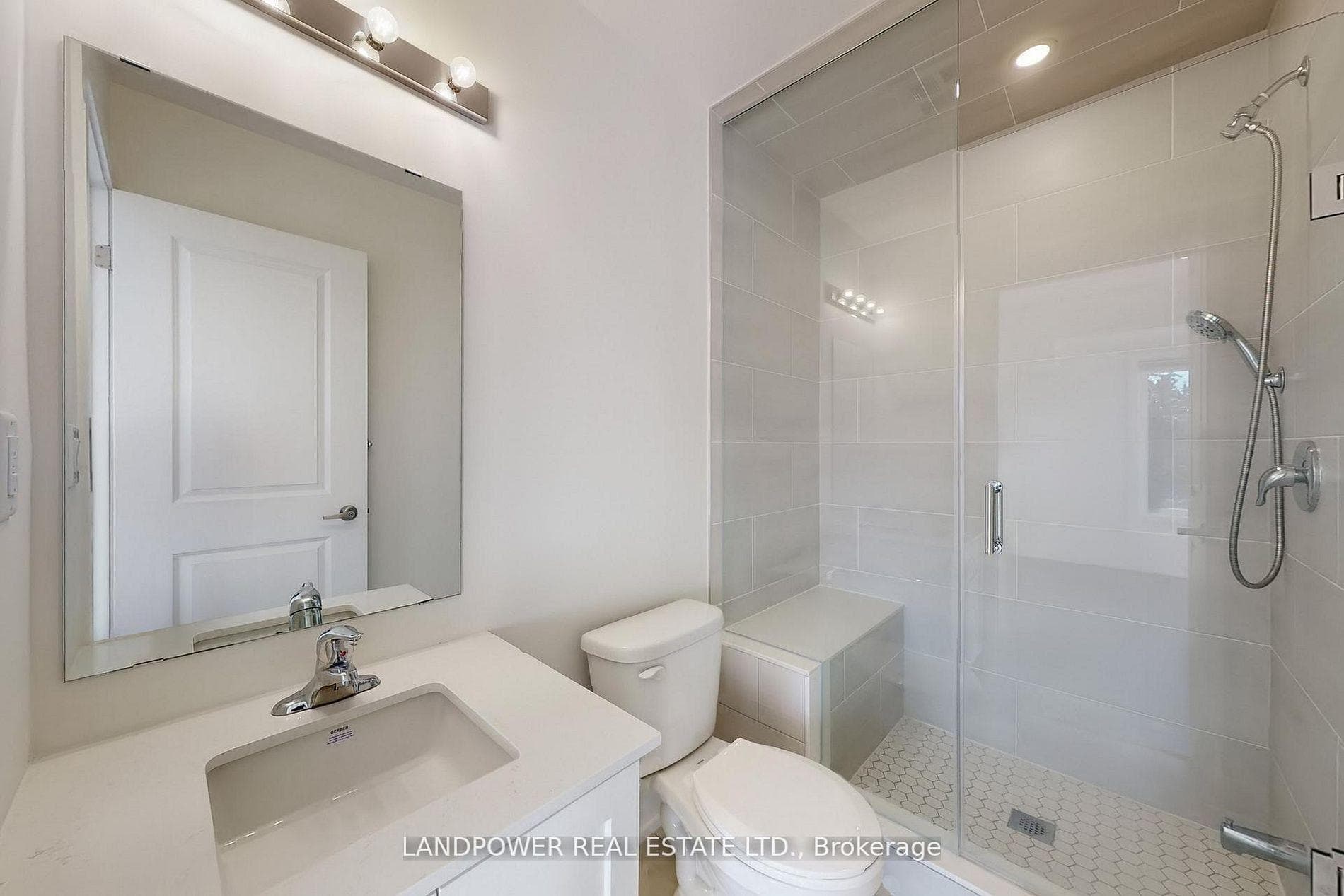 60 Elizabeth Street Unit 3305 photo 35