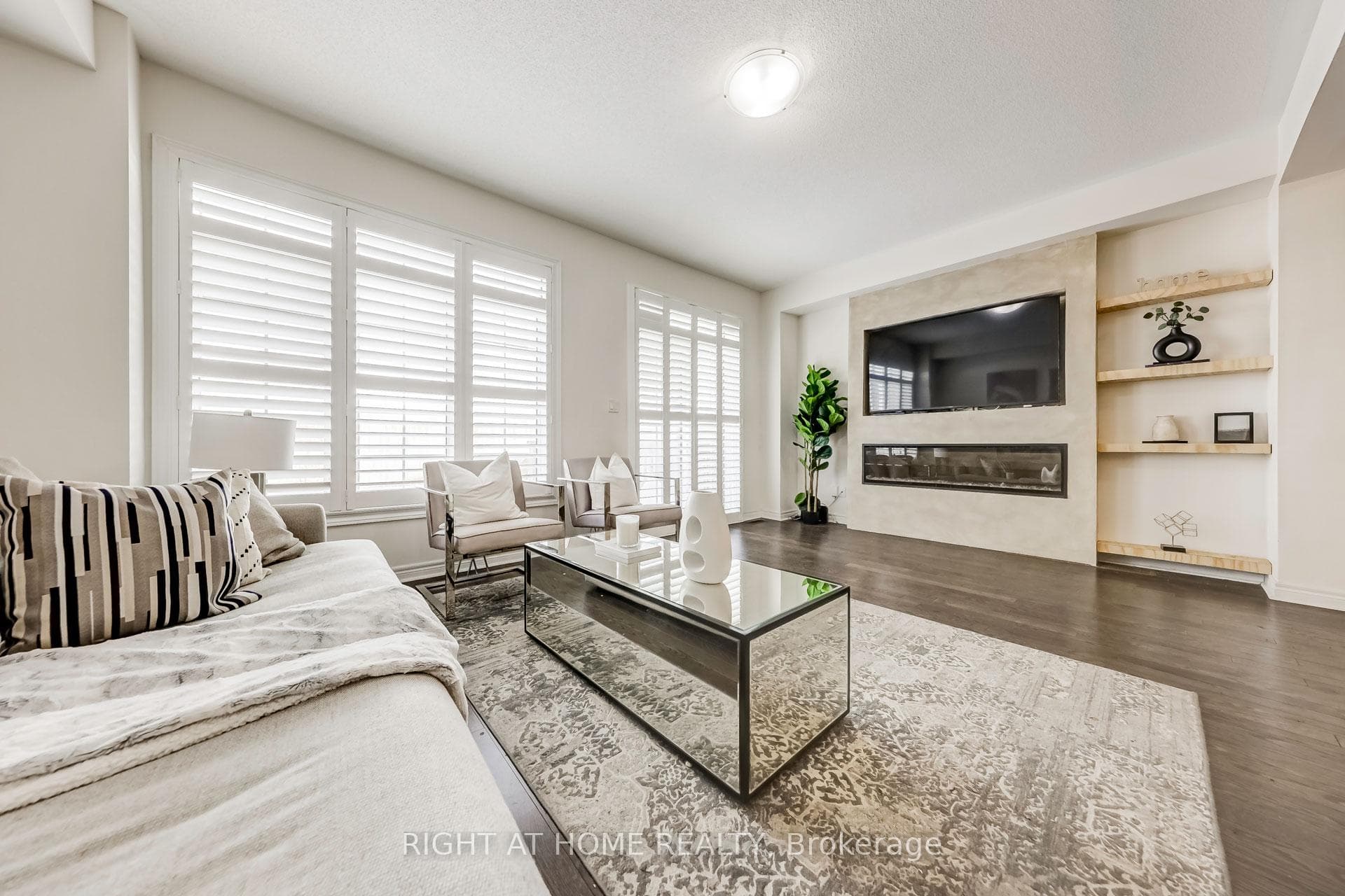 22 Rimrock Crescent photo 12