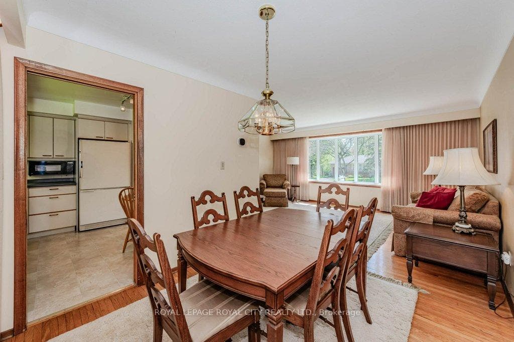 32 Westminster Avenue photo 7