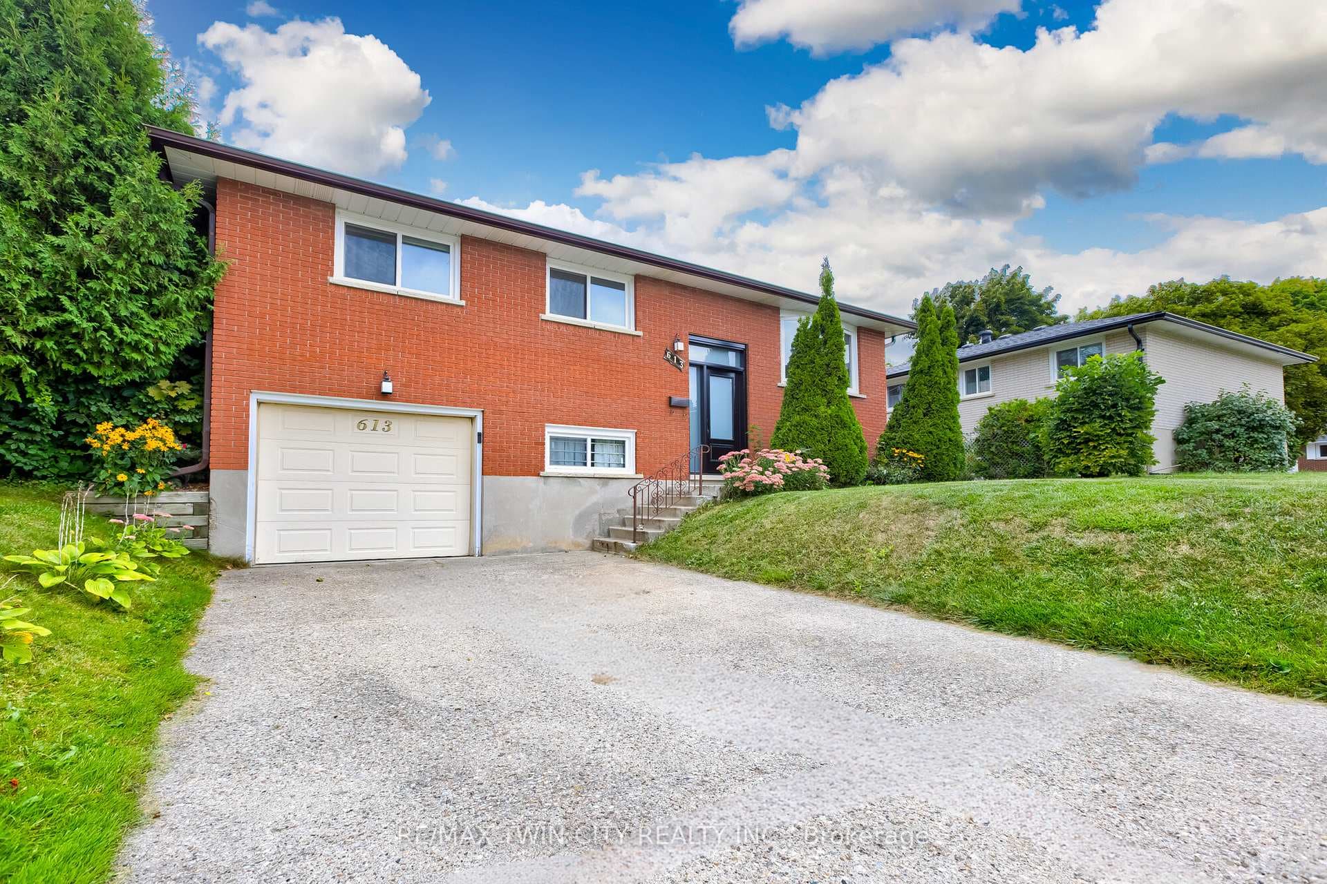613 Glen Forrest Boulevard photo 1