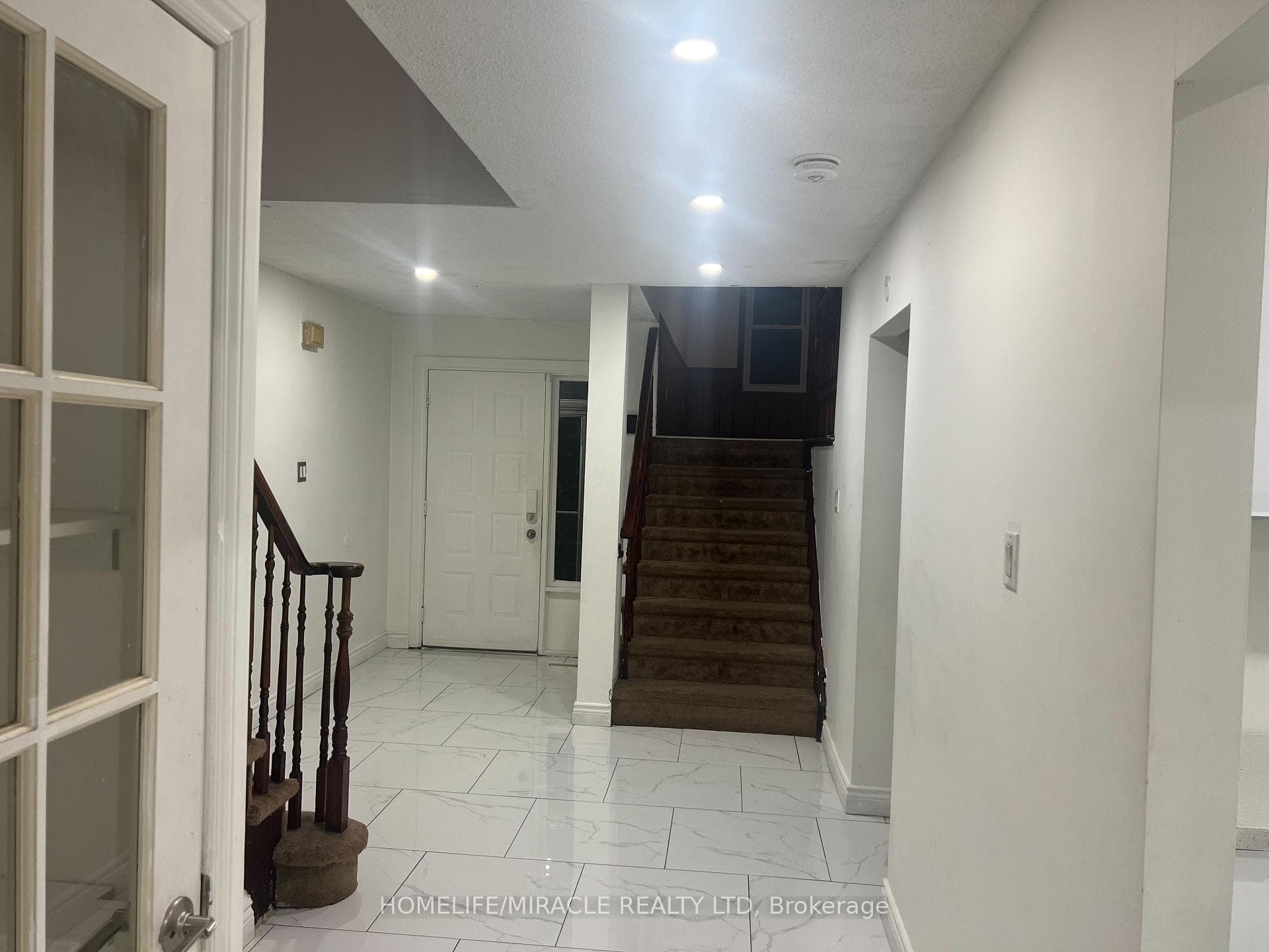 18 Puritan Court Unit Main photo 12
