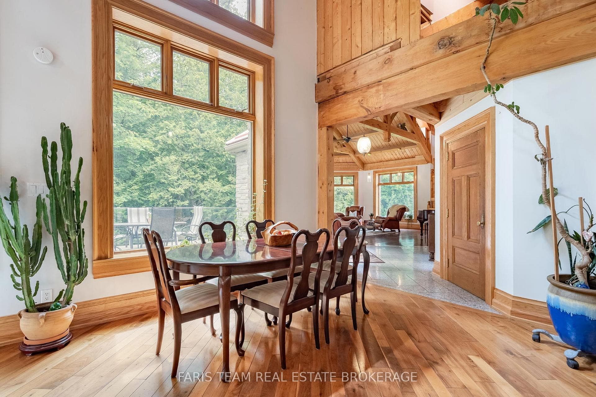 636 Harbour Street photo 13