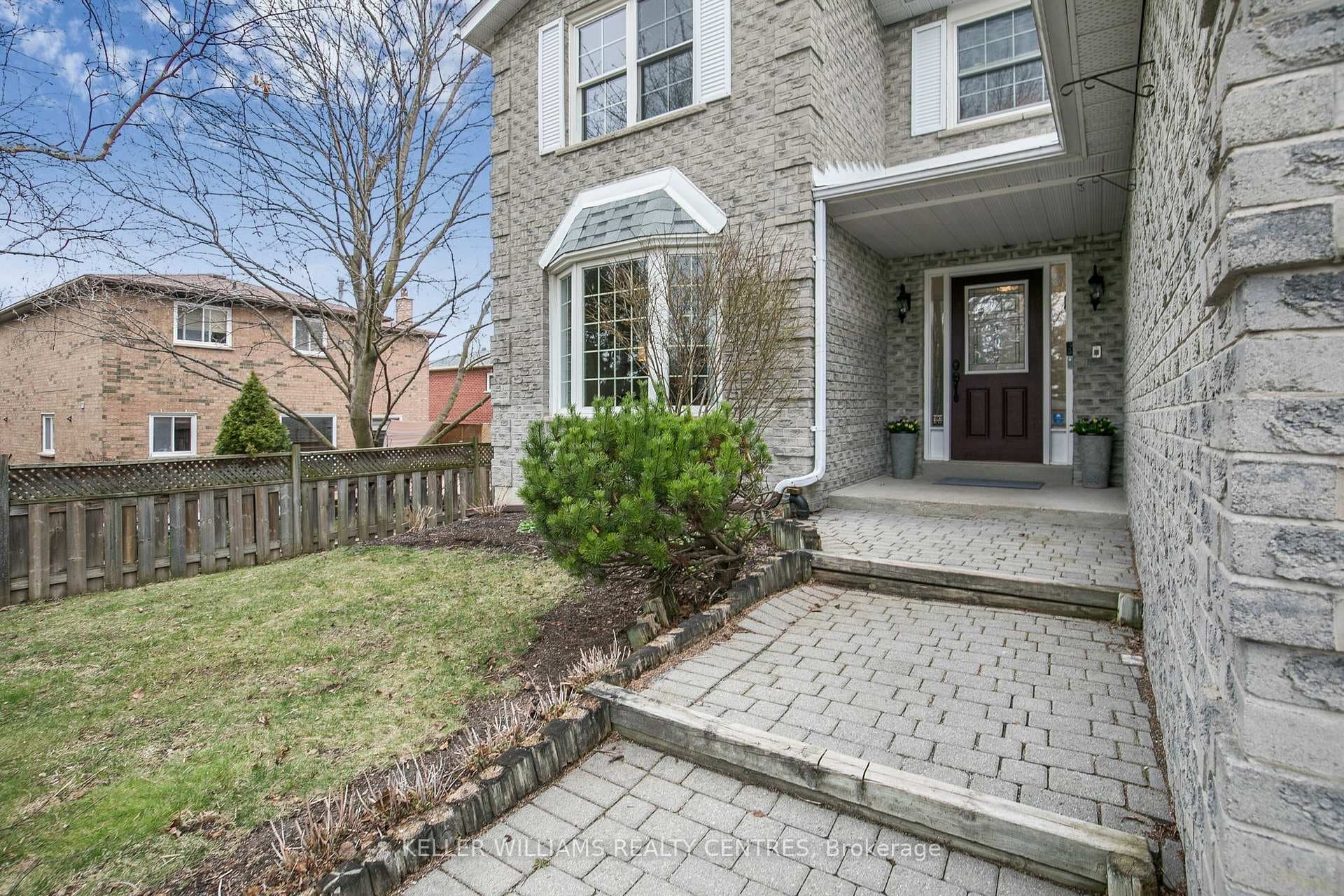 237 Osmond Crescent photo 34