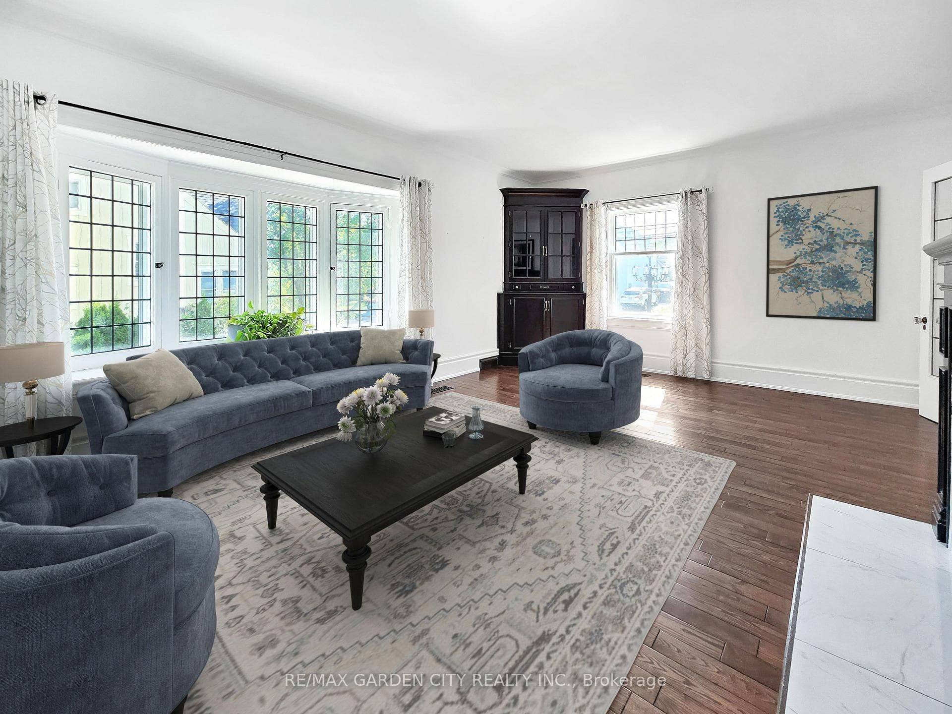 14 ROBINSON Street photo 5