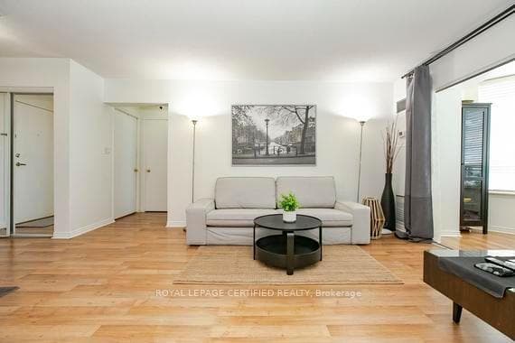135 Hillcrest Avenue Unit 1605 photo 15