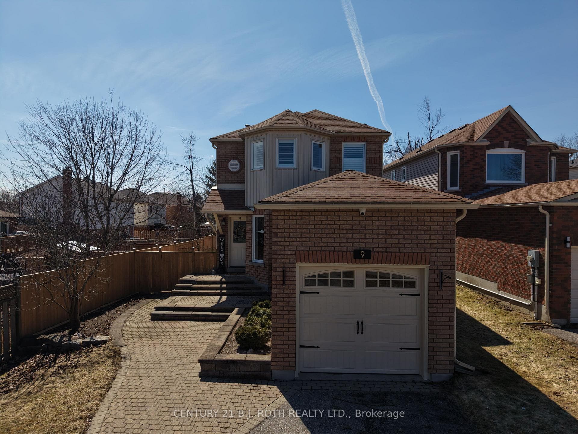 9 Laidlaw Drive photo 2