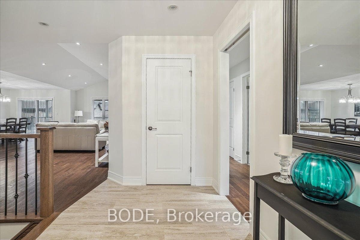 215 Oak Street photo 5