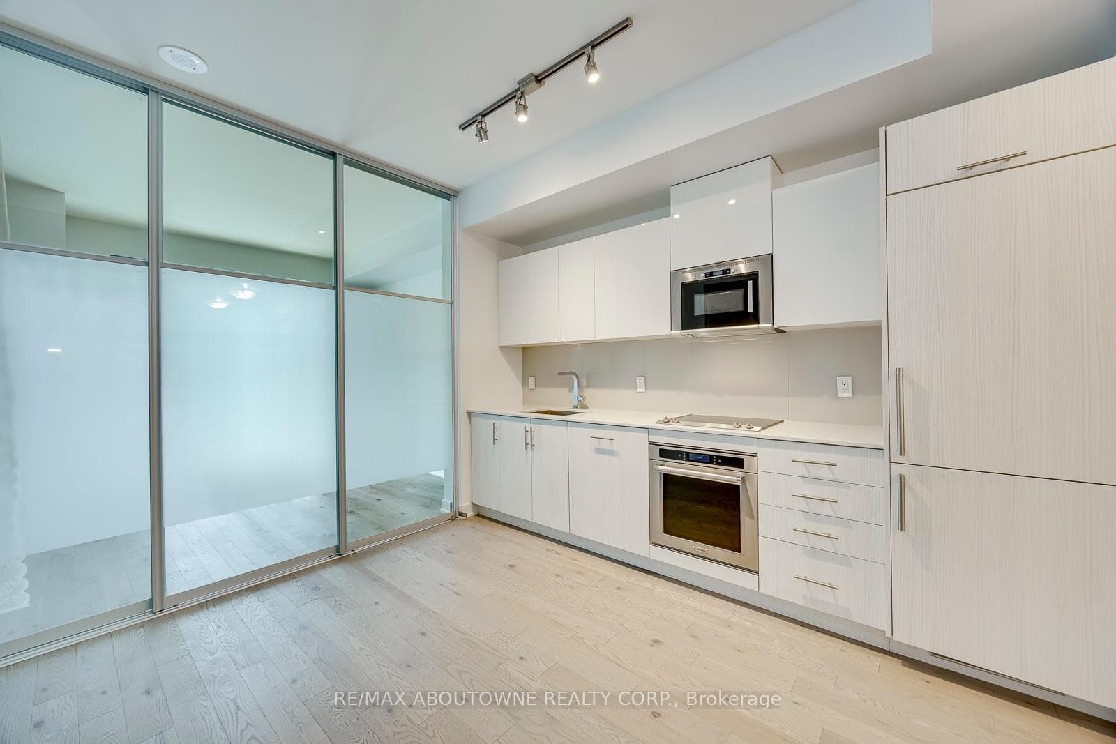 330 Richmond Street Unit 2601 photo 8