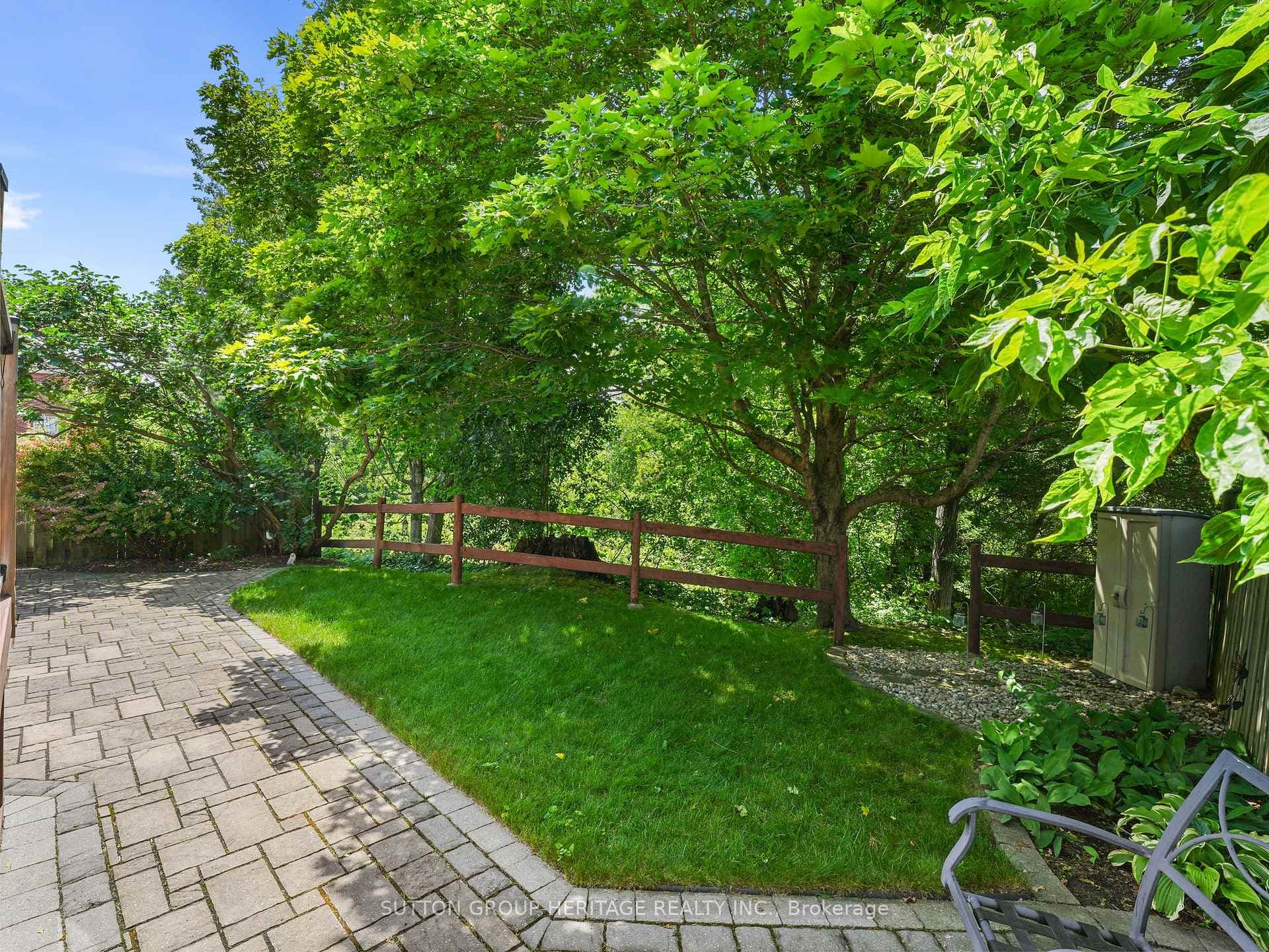 51 Annie Crescent photo 39