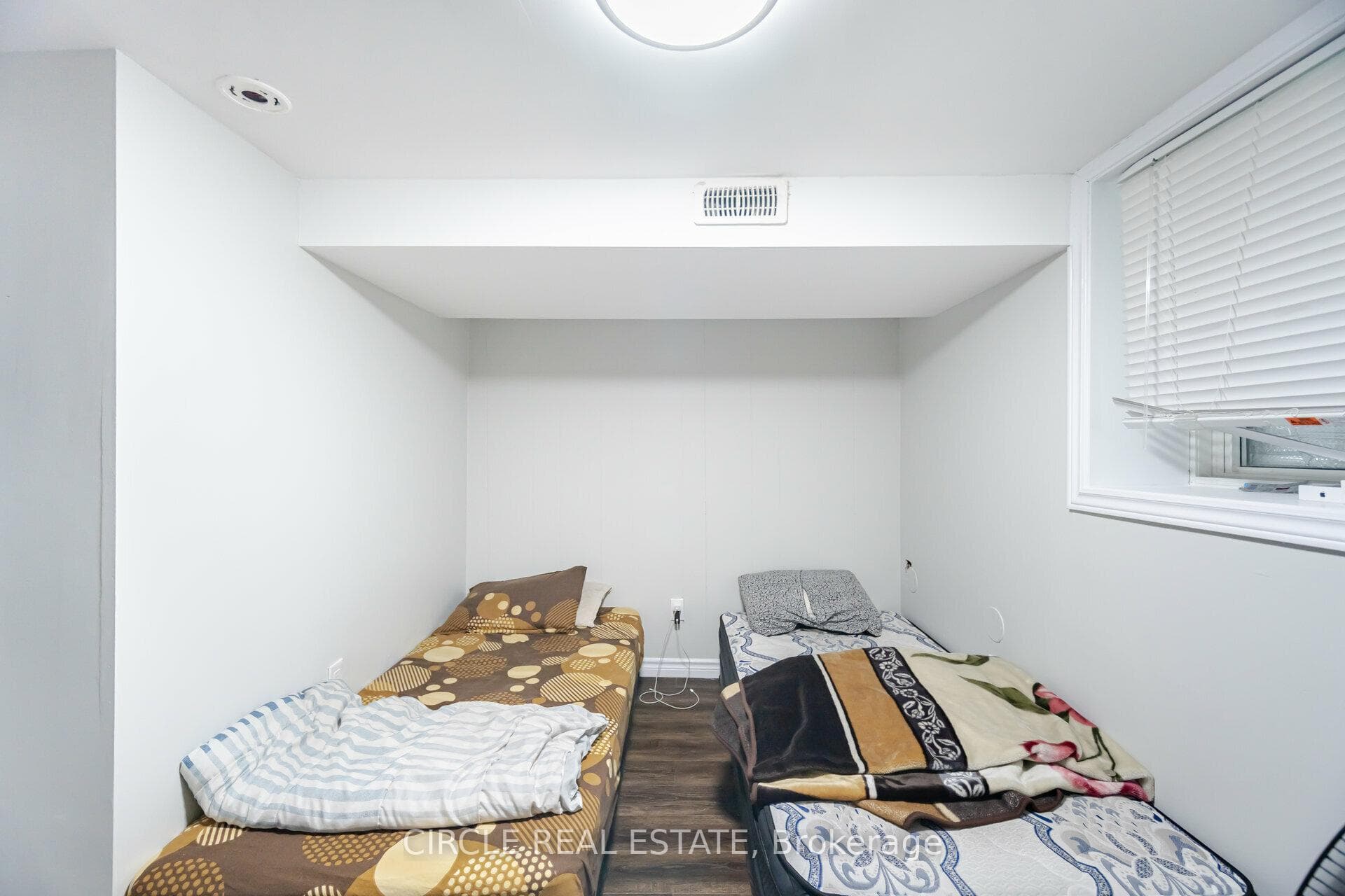 4 Deloraine Drive photo 32
