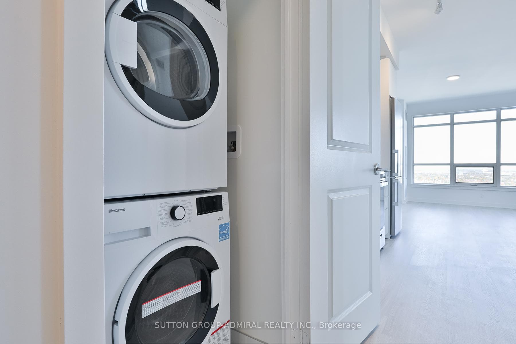30 Upper Mall Way Unit 1810A photo 23