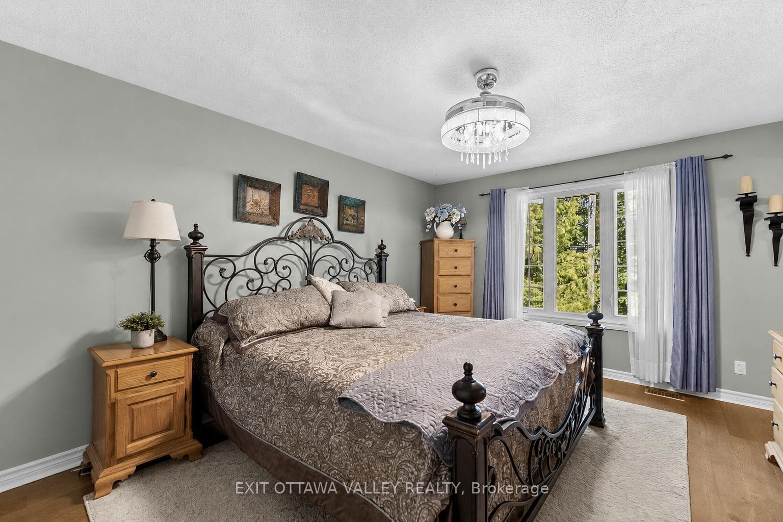 605 Elizabeth Street photo 20