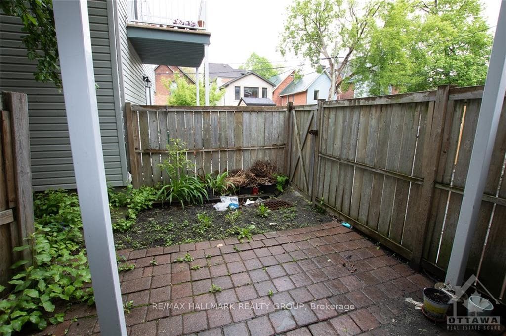 456 SOMERSET Street photo 23